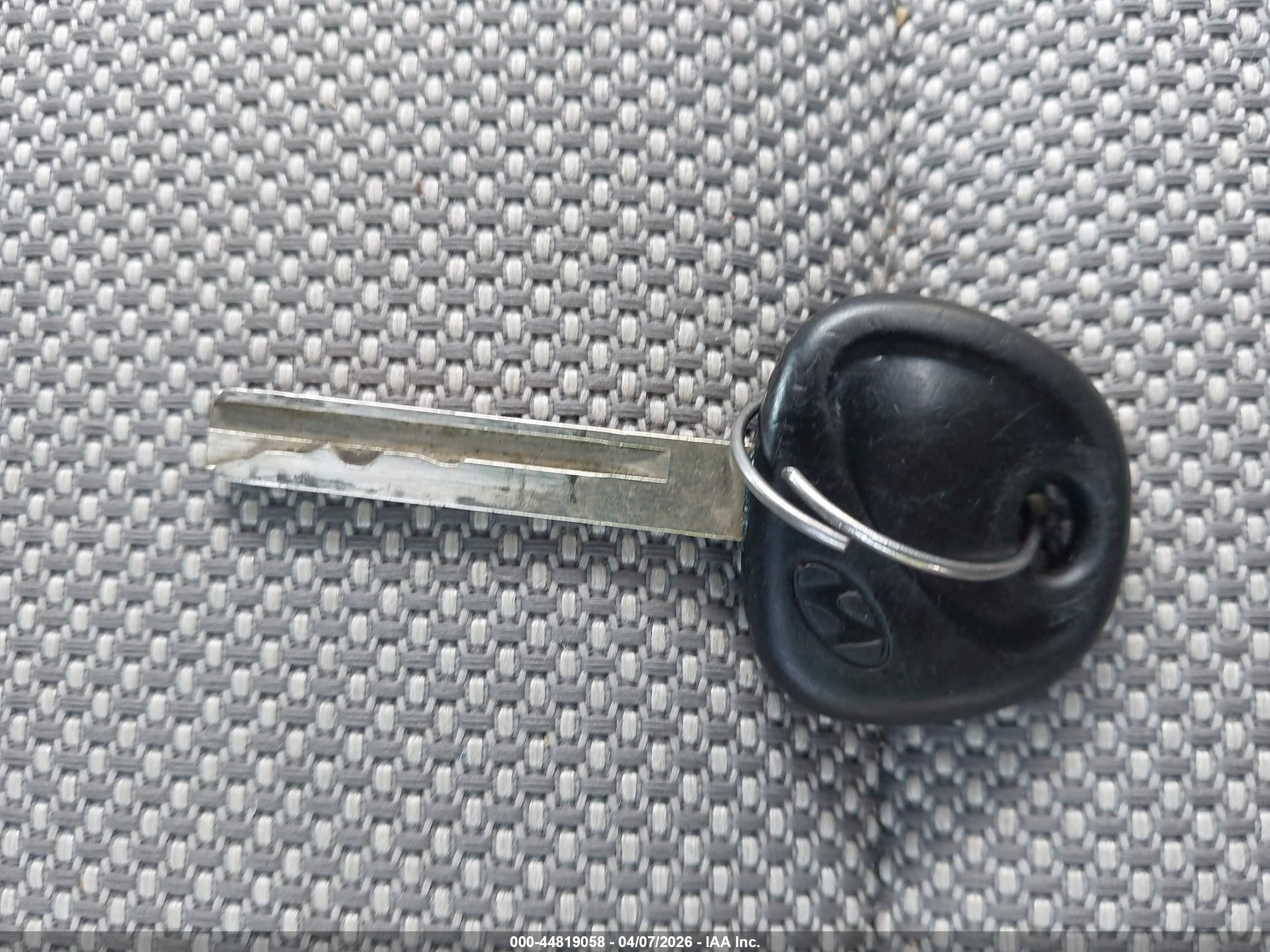 HYUNDAI ACCENT image 11