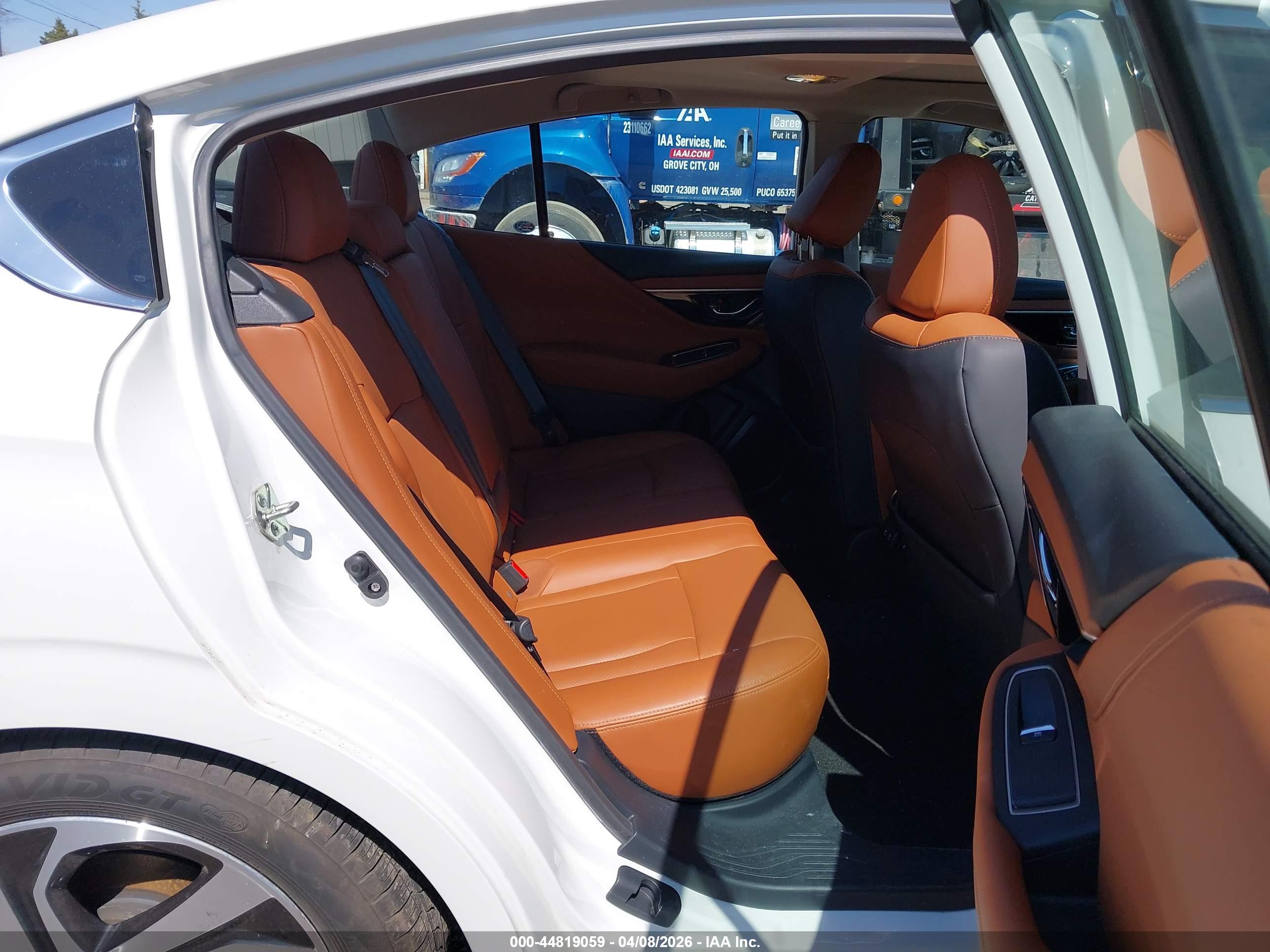 SUBARU LEGACY image 8