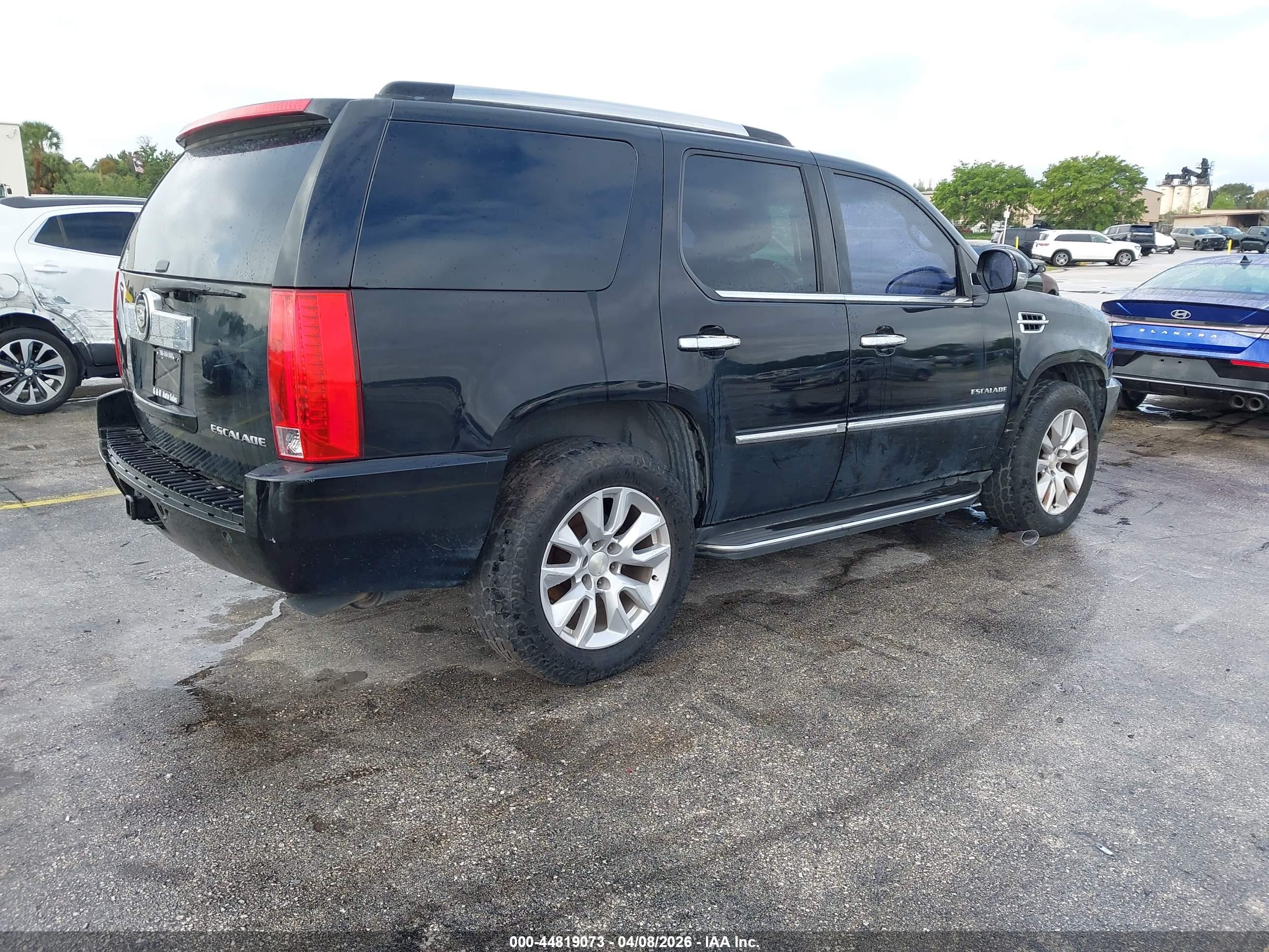 CADILLAC ESCALADE image 4
