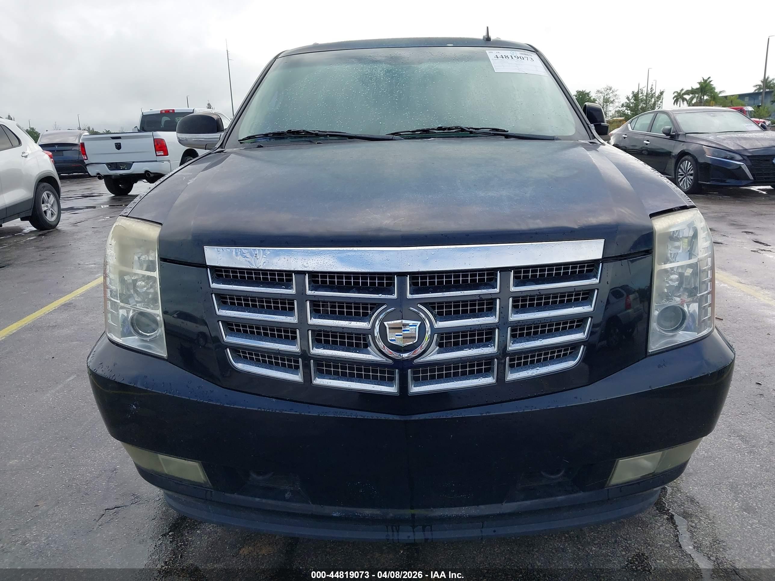 CADILLAC ESCALADE image 6