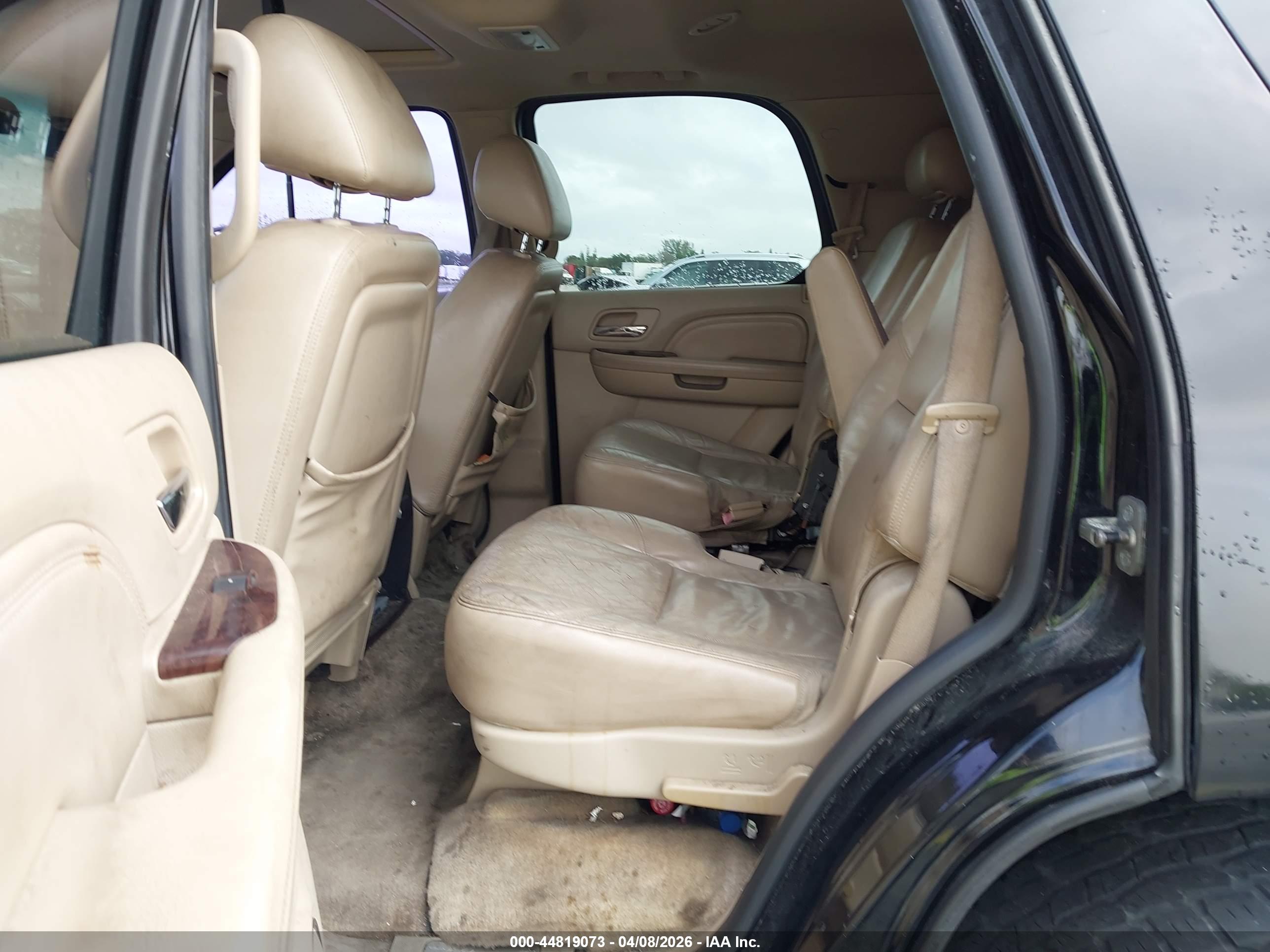 CADILLAC ESCALADE image 8