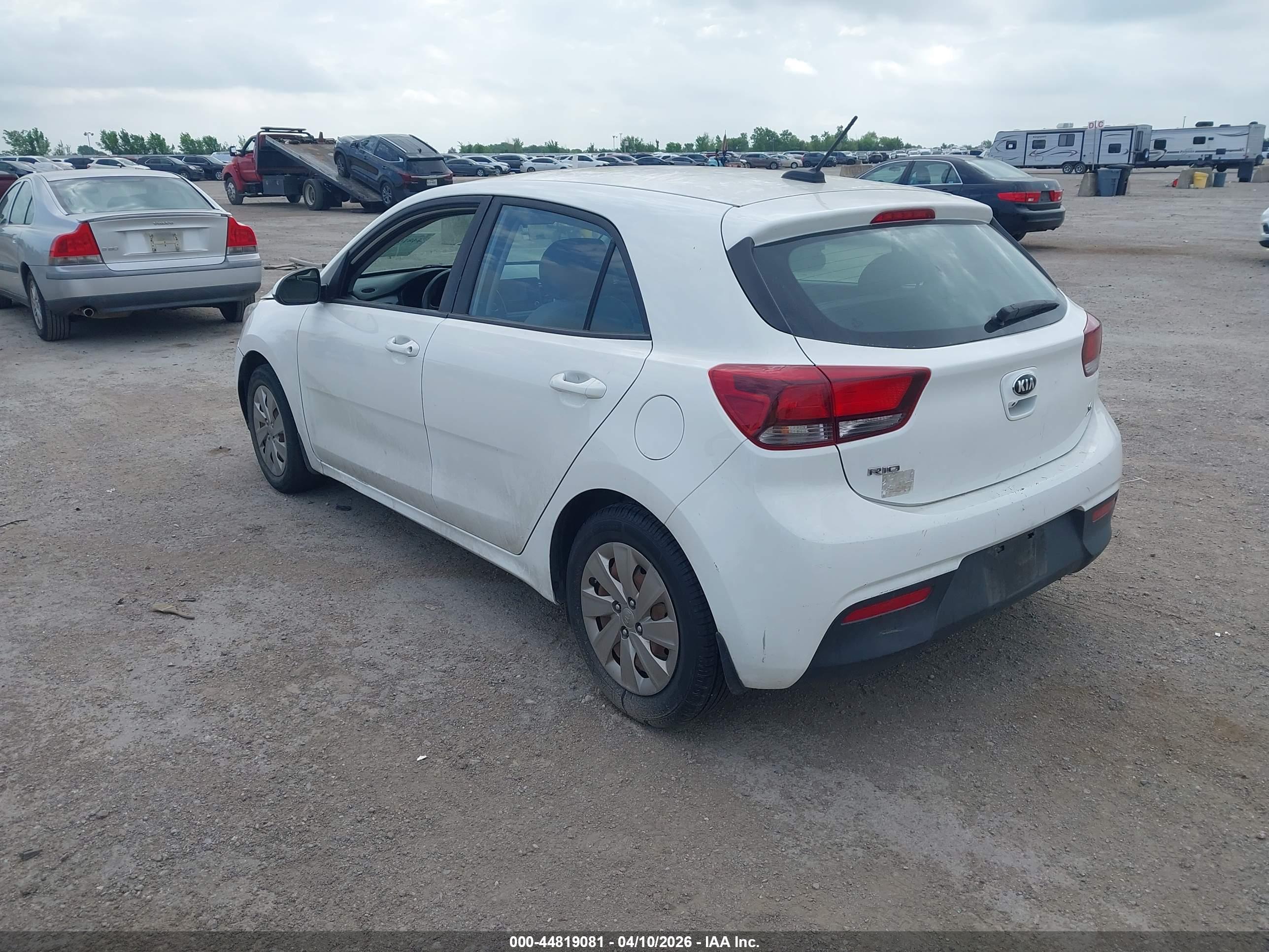KIA RIO image 3