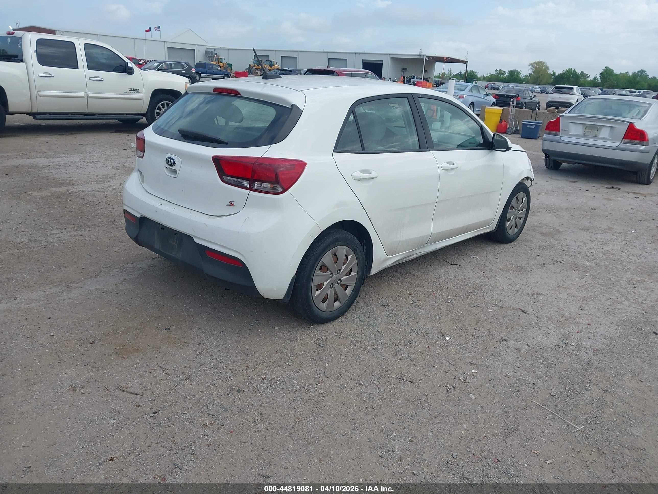 KIA RIO image 4