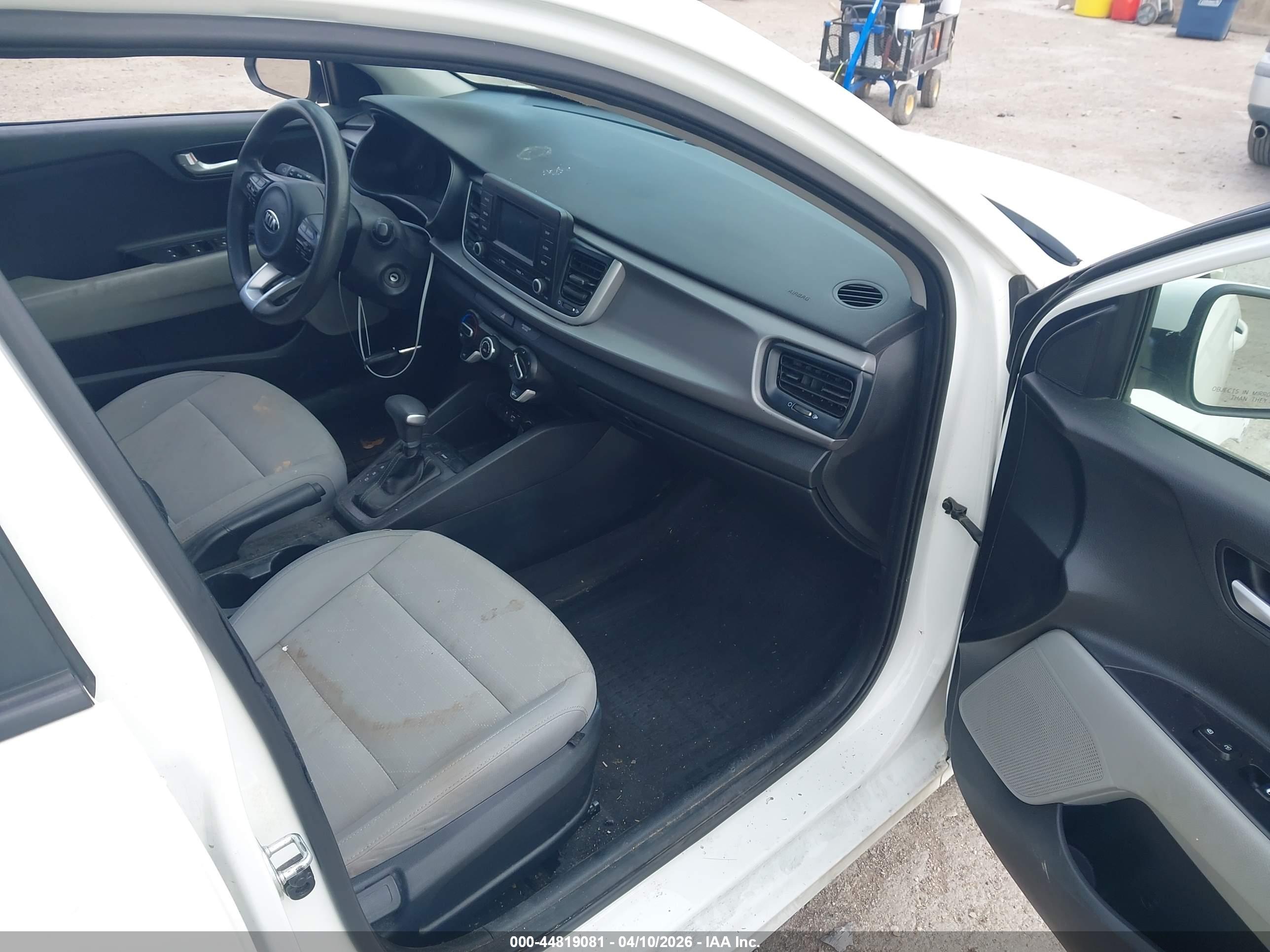 KIA RIO image 5