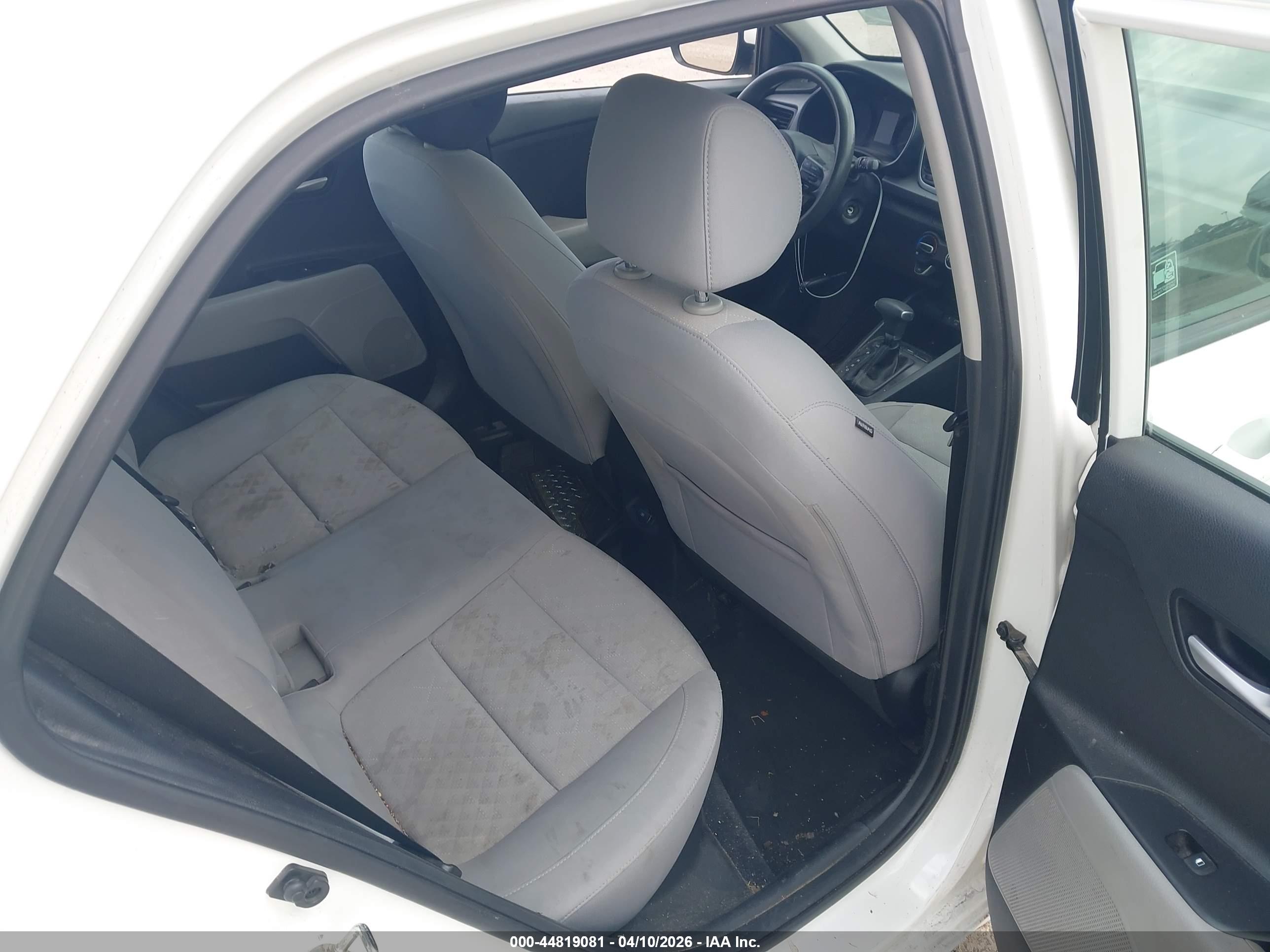 KIA RIO image 8