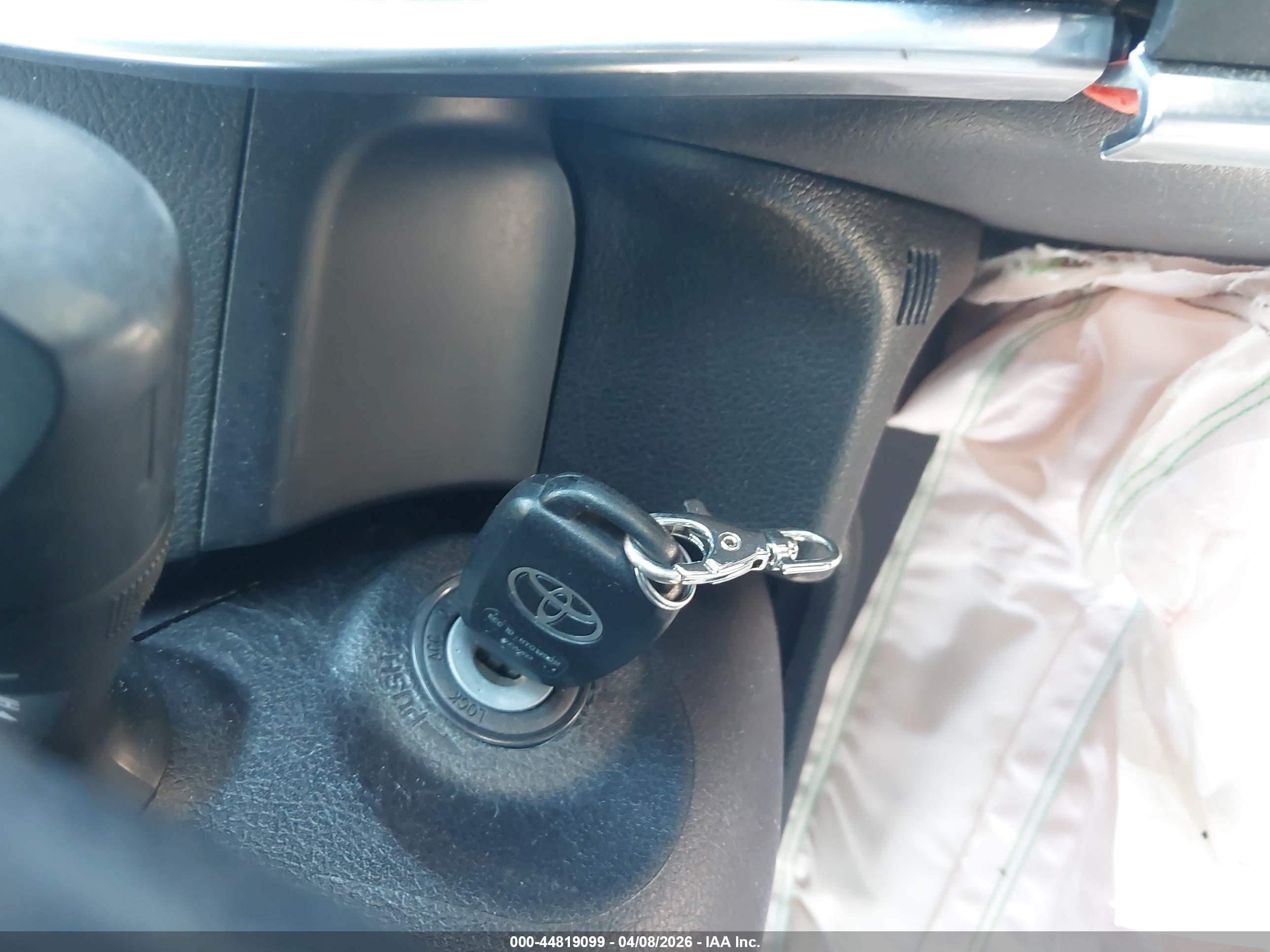 TOYOTA CAMRY image 11