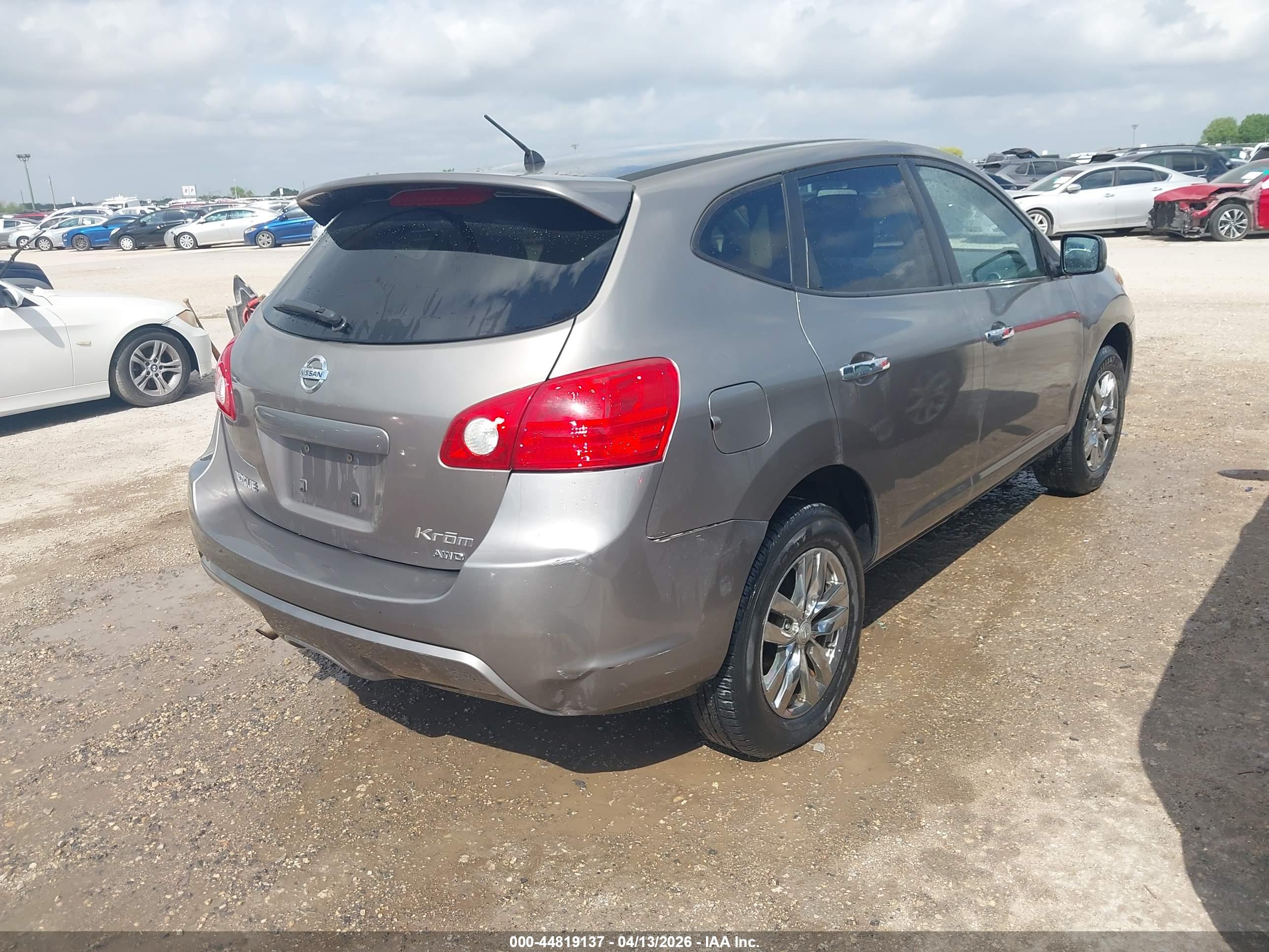 NISSAN ROGUE image 4