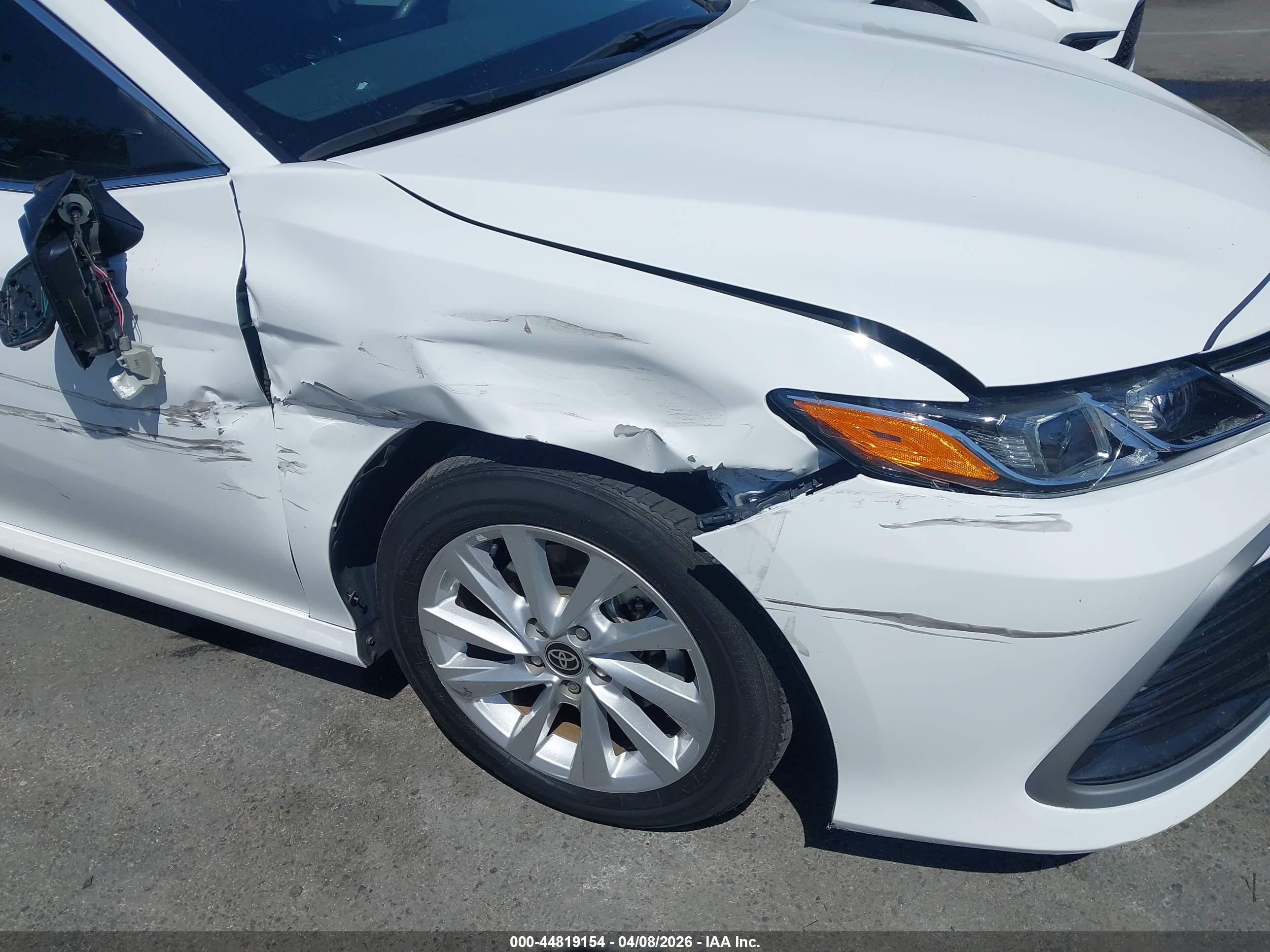 TOYOTA CAMRY image 6