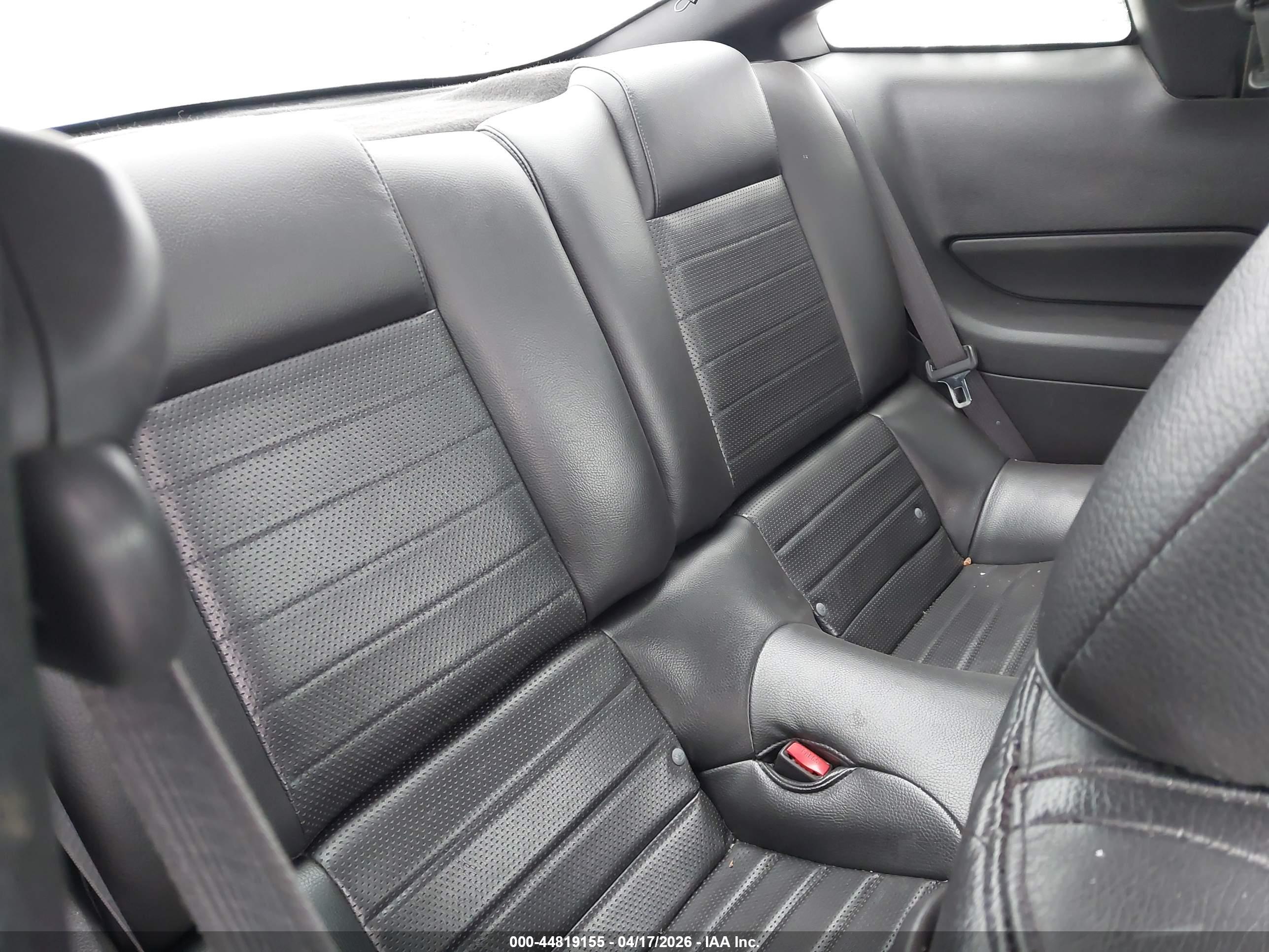 FORD MUSTANG image 8
