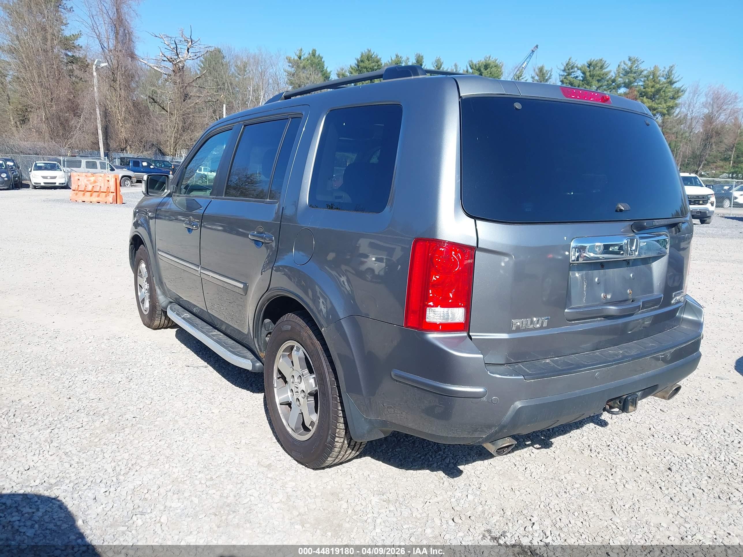 HONDA PILOT image 3