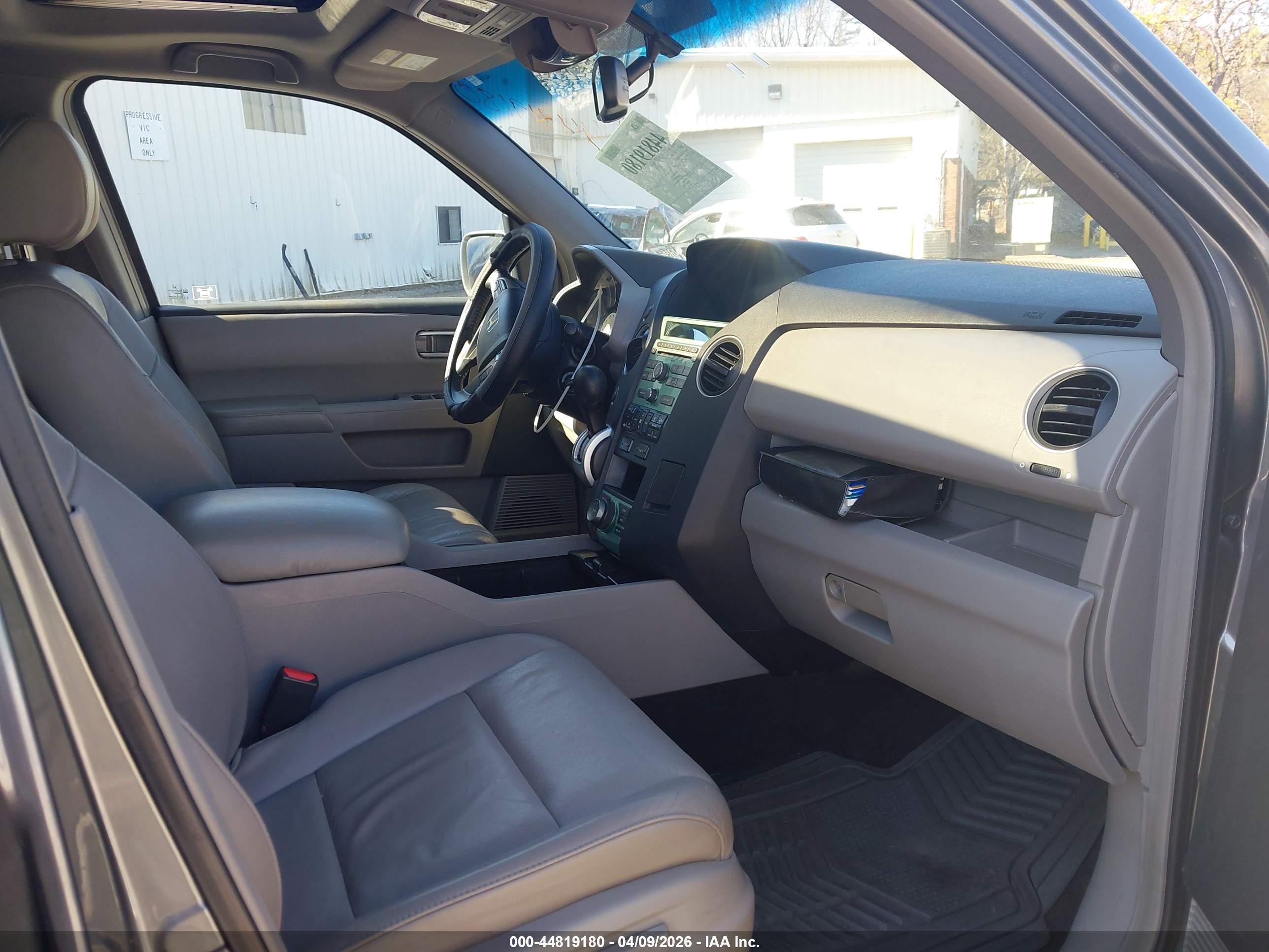 HONDA PILOT image 5
