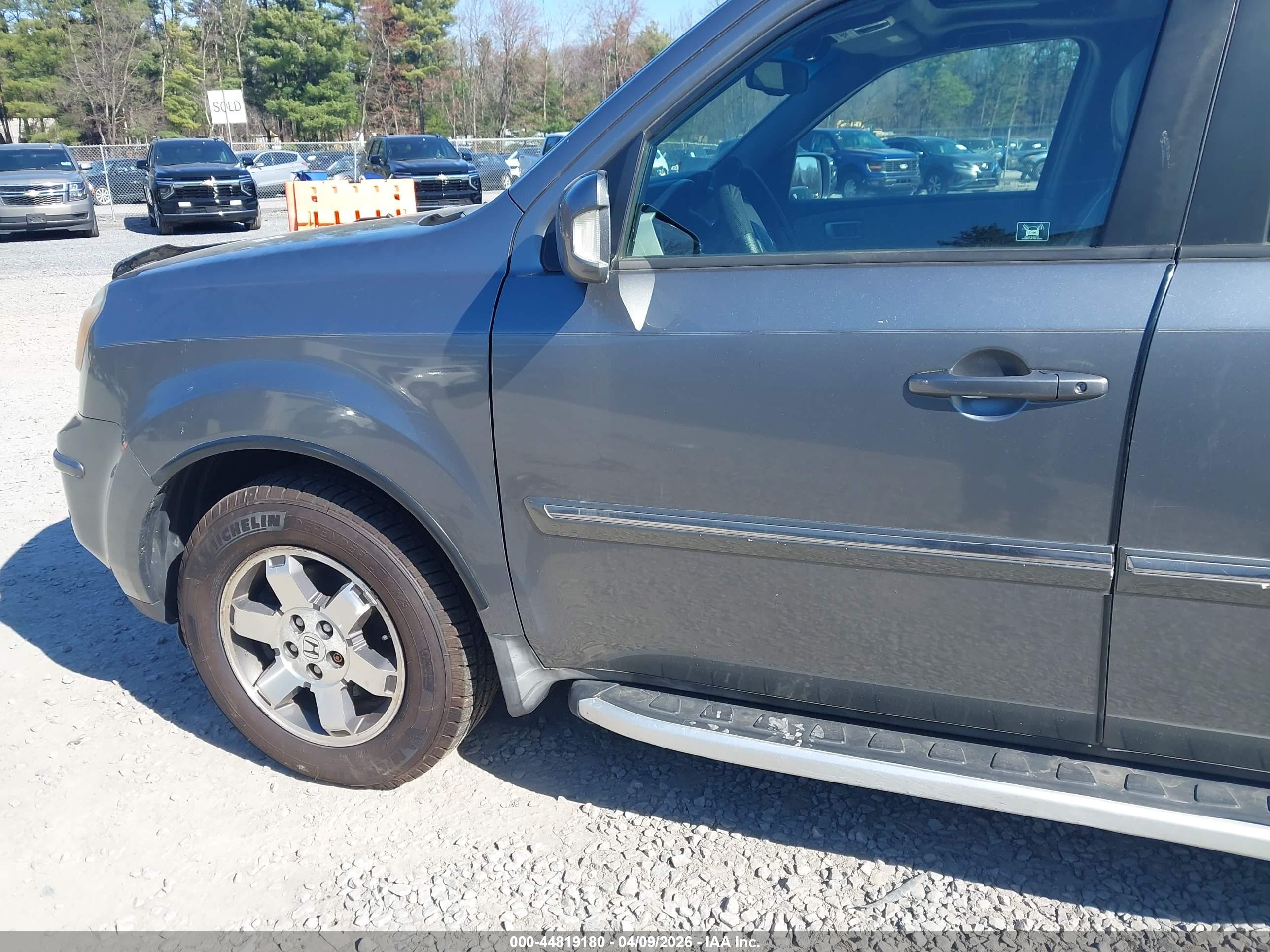 HONDA PILOT image 6