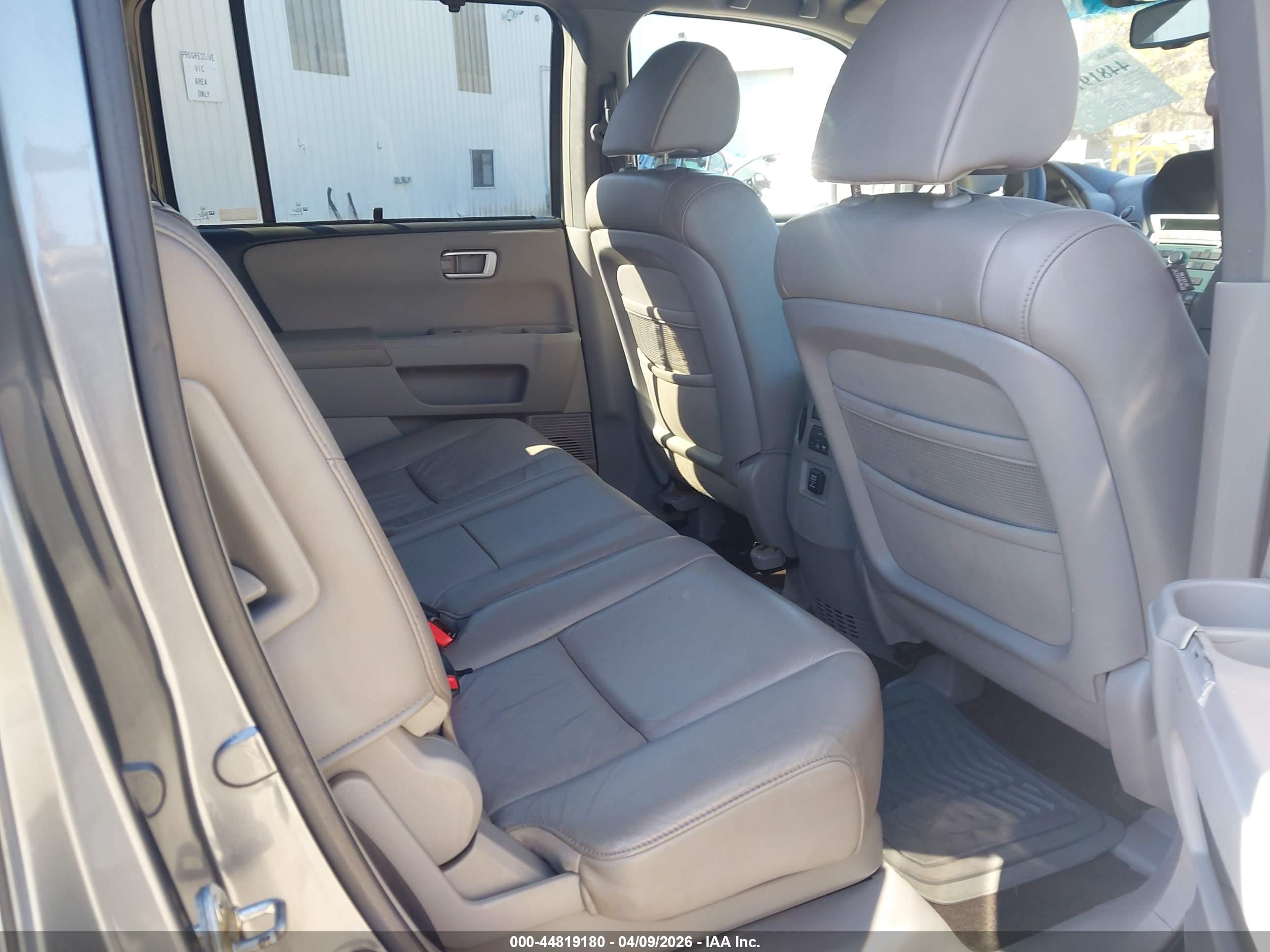 HONDA PILOT image 8
