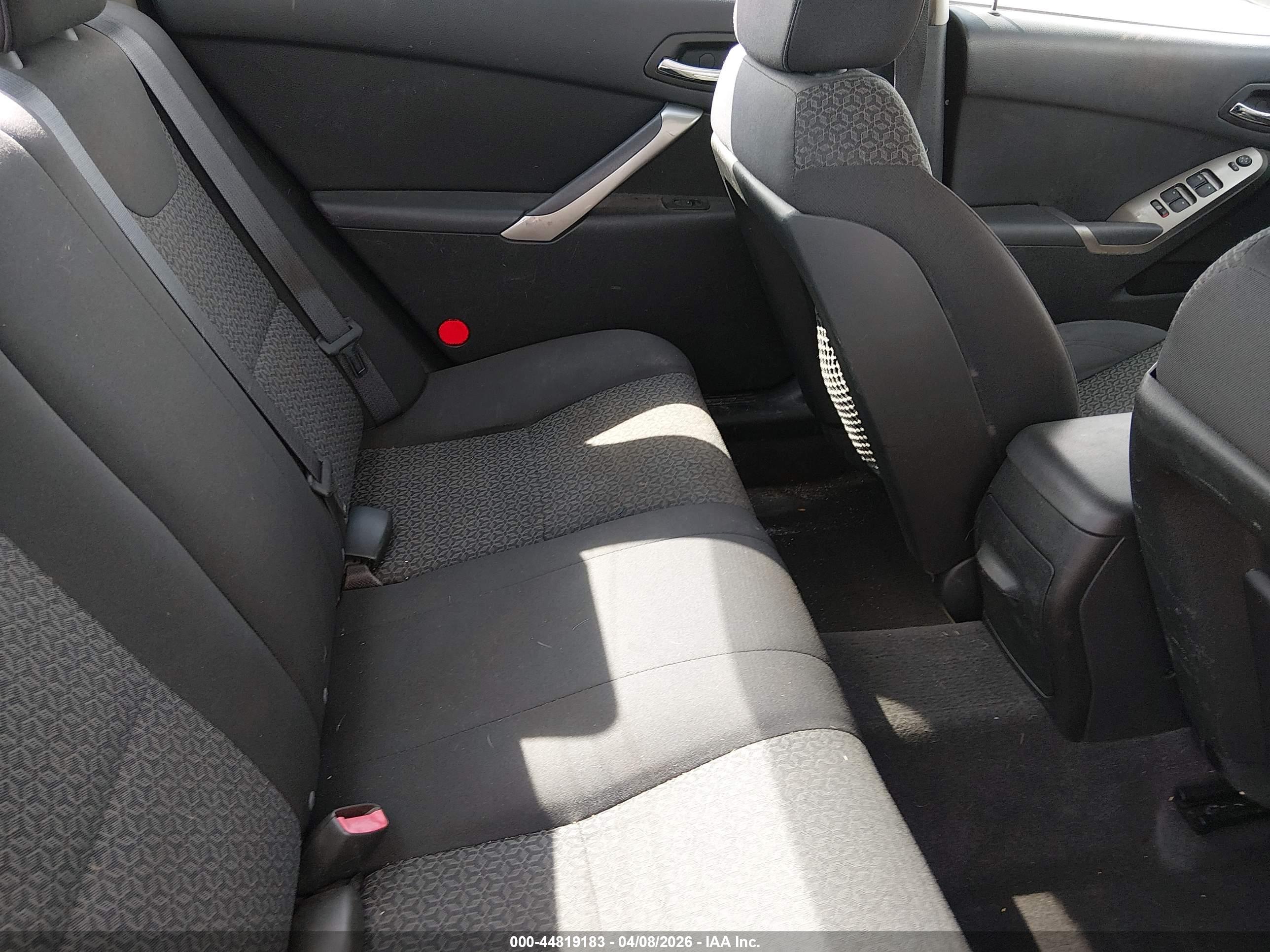 PONTIAC G6 image 8