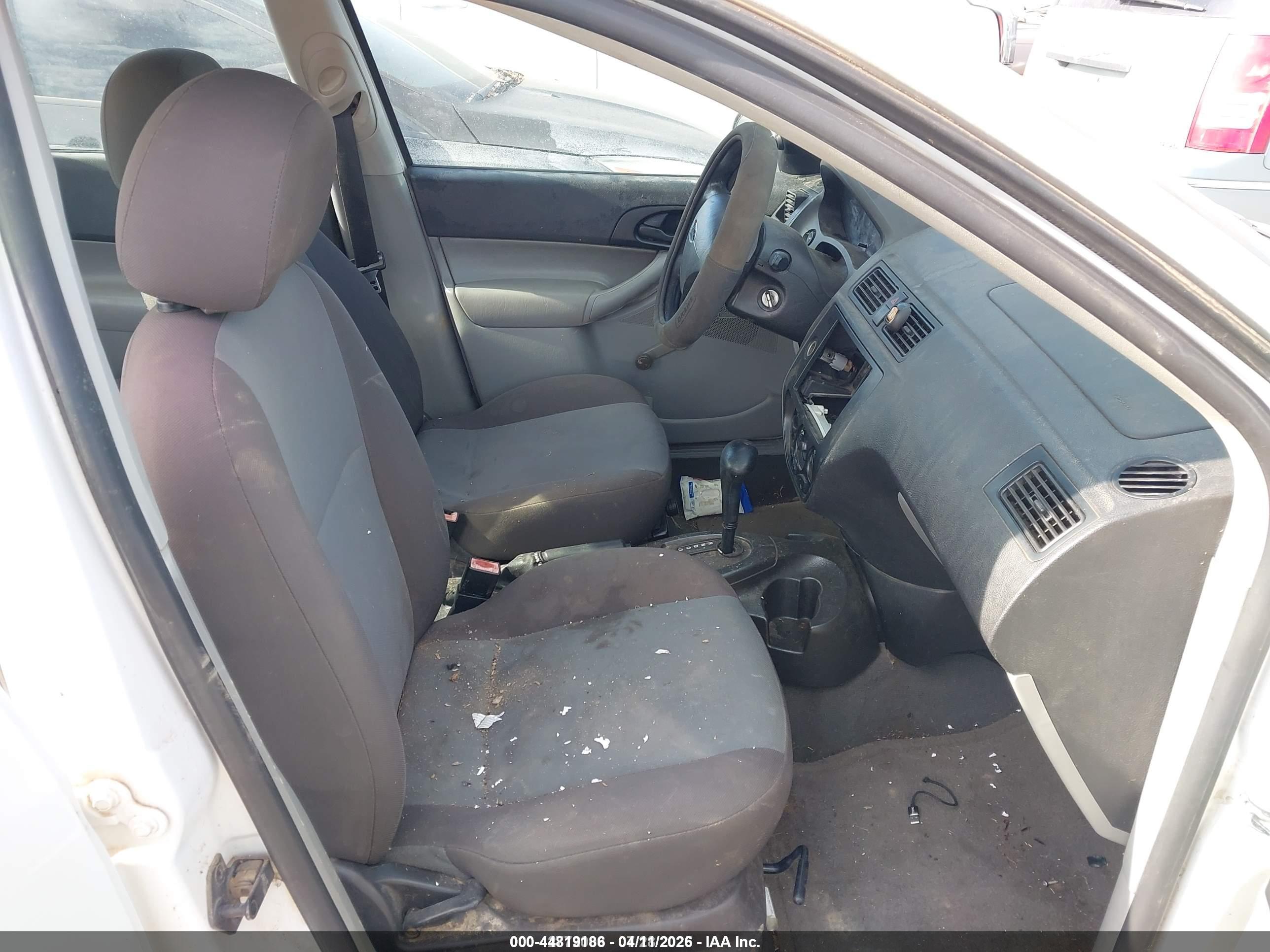 FORD FOCUS image 5