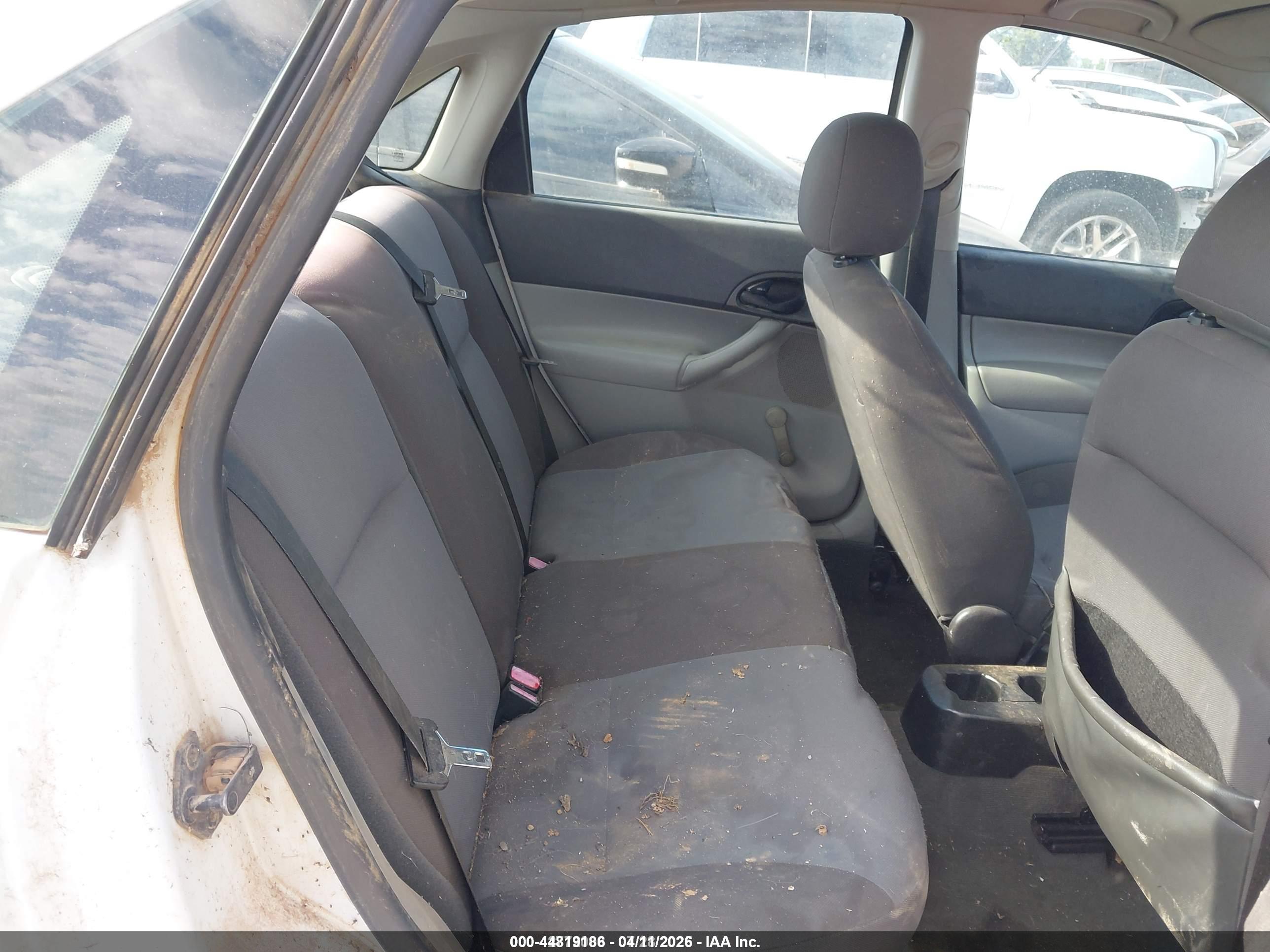 FORD FOCUS image 8