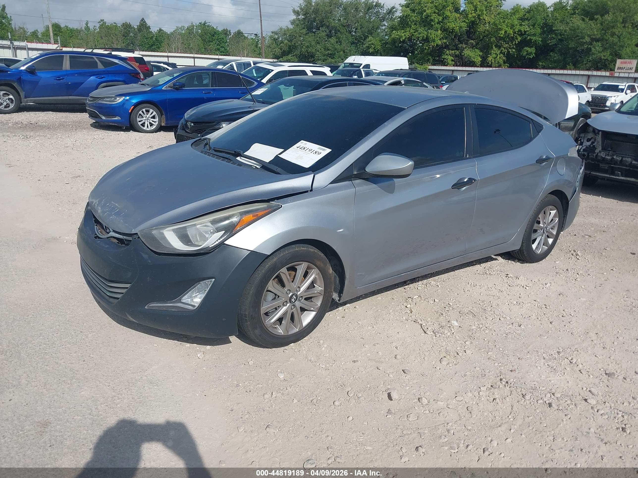 HYUNDAI ELANTRA image 2