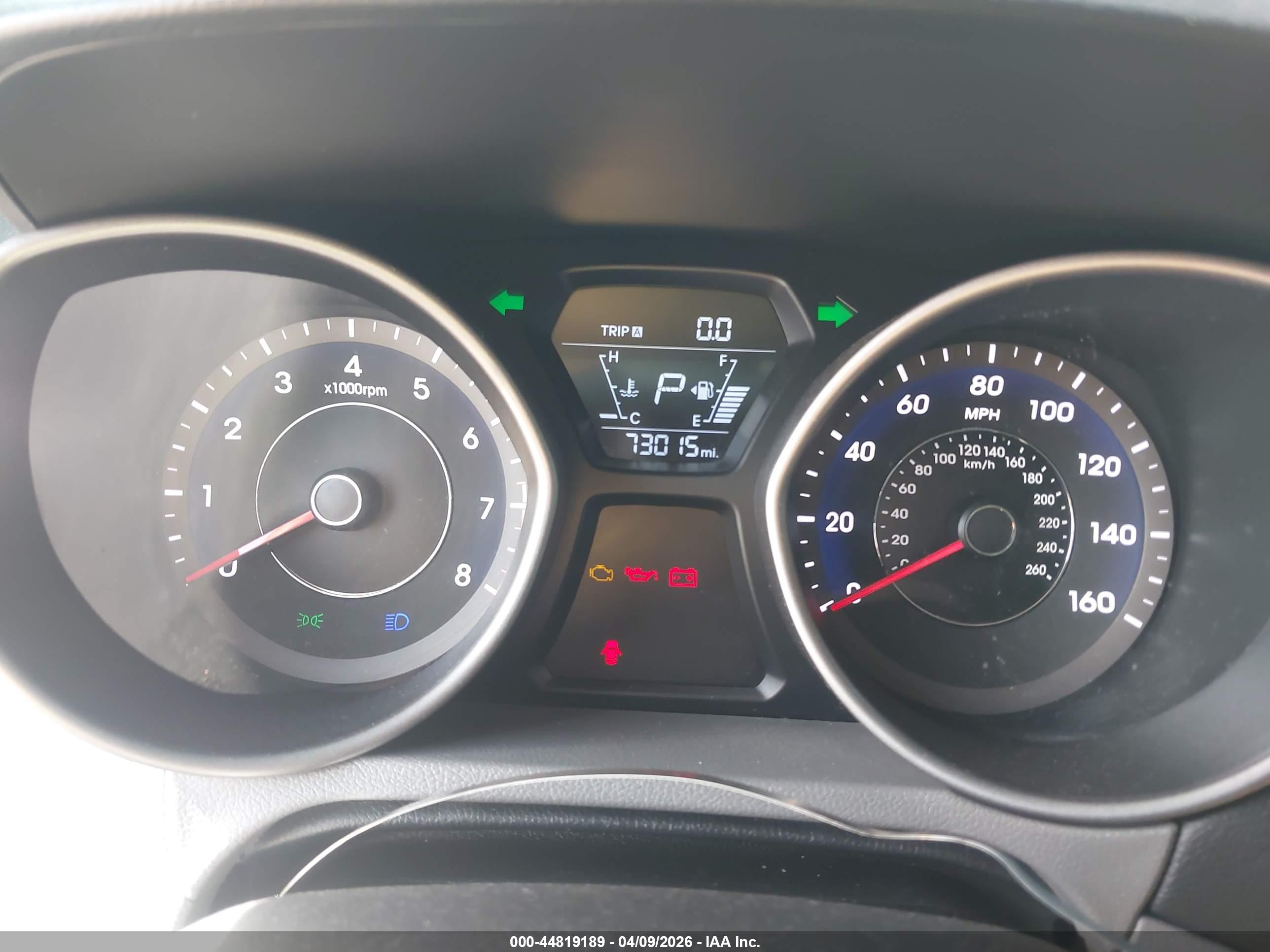 HYUNDAI ELANTRA image 7