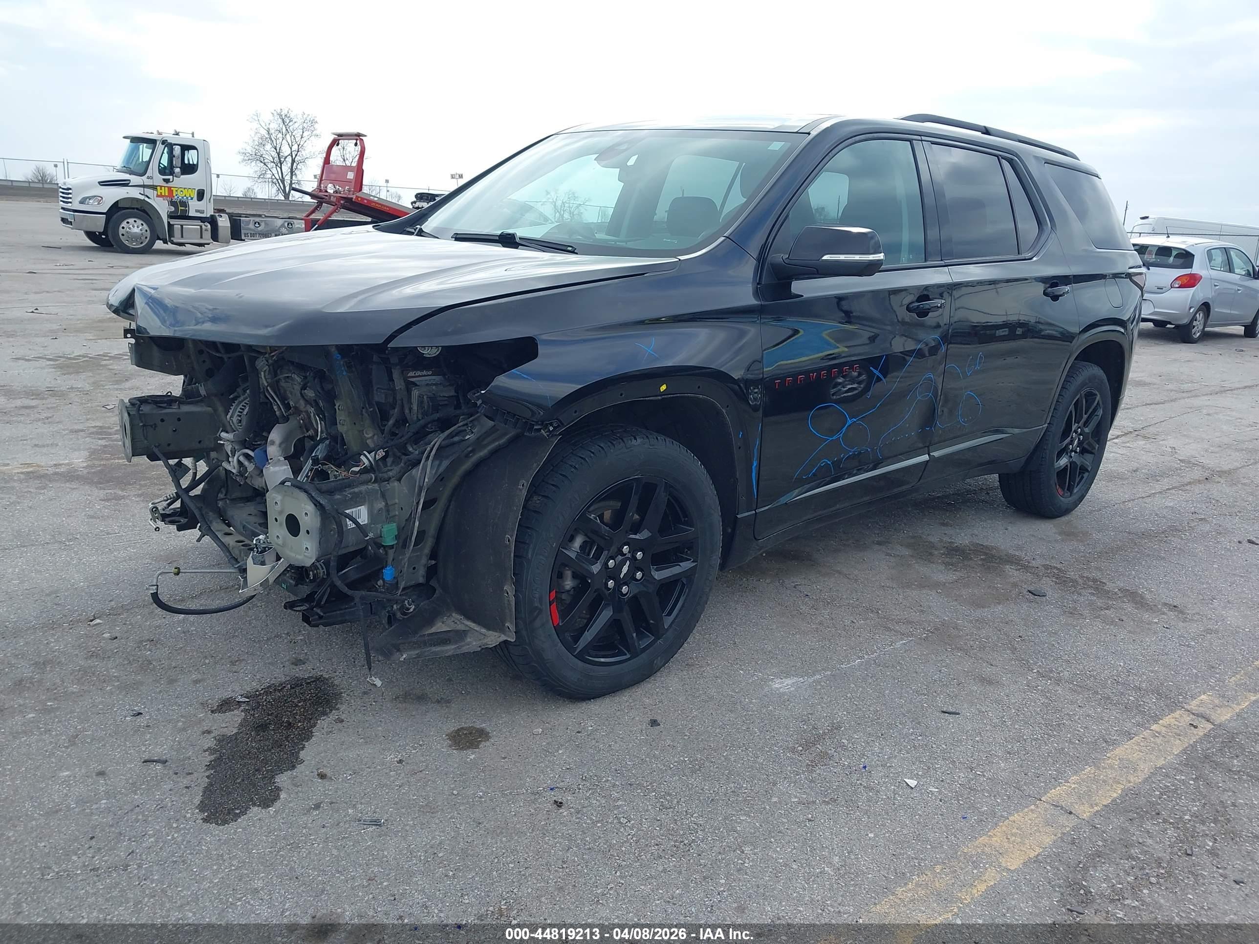 CHEVROLET TRAVERSE image 2