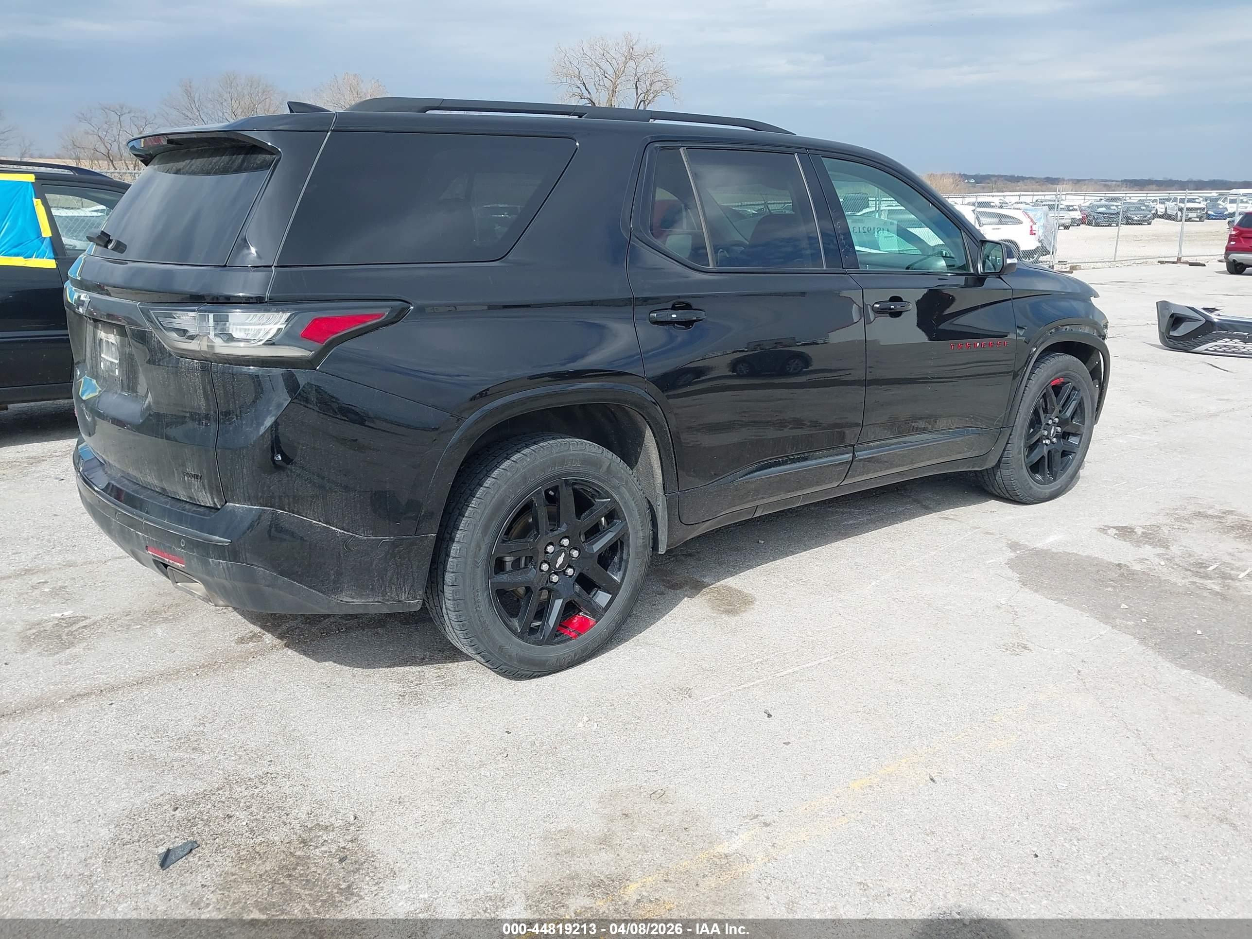 CHEVROLET TRAVERSE image 4