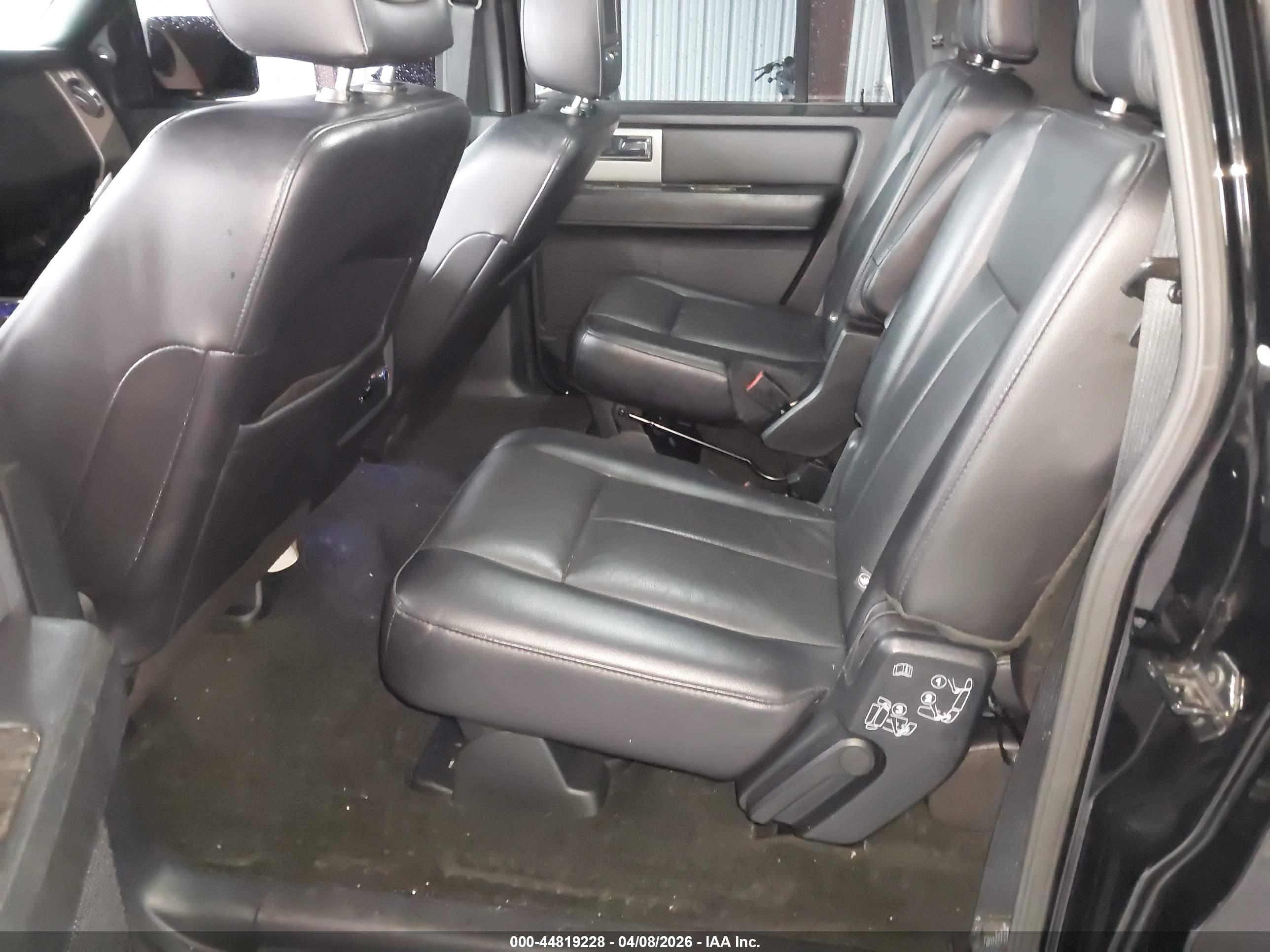 FORD EXPEDITION image 8