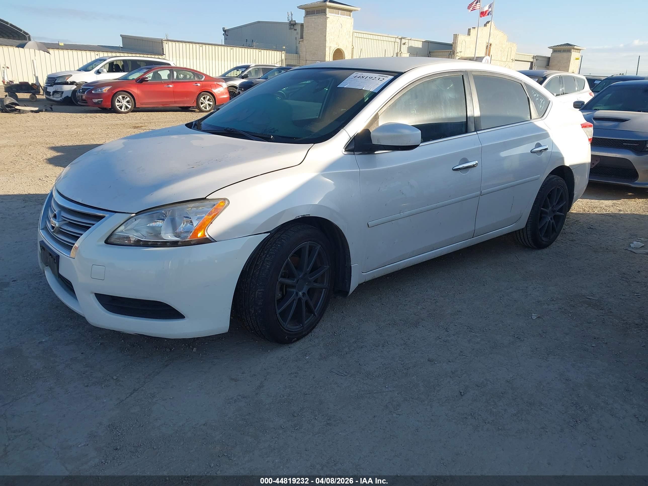 NISSAN SENTRA image 2
