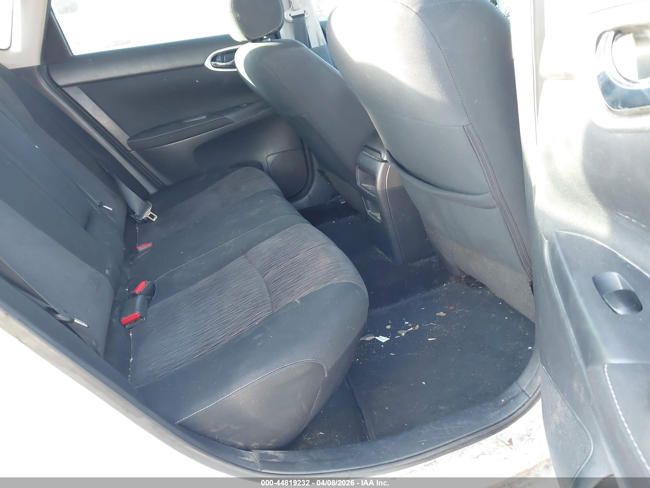 NISSAN SENTRA image 8