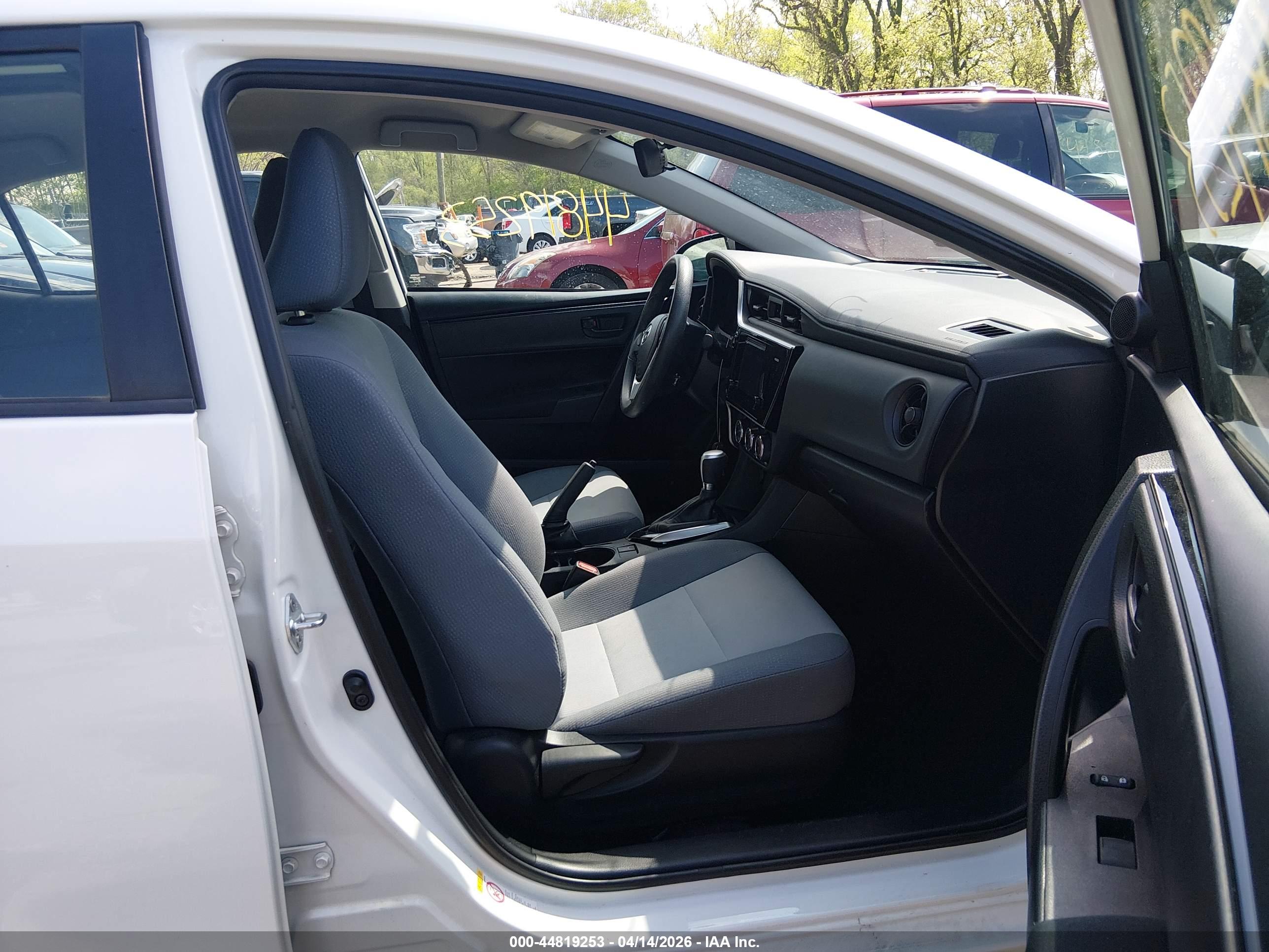 TOYOTA COROLLA image 5