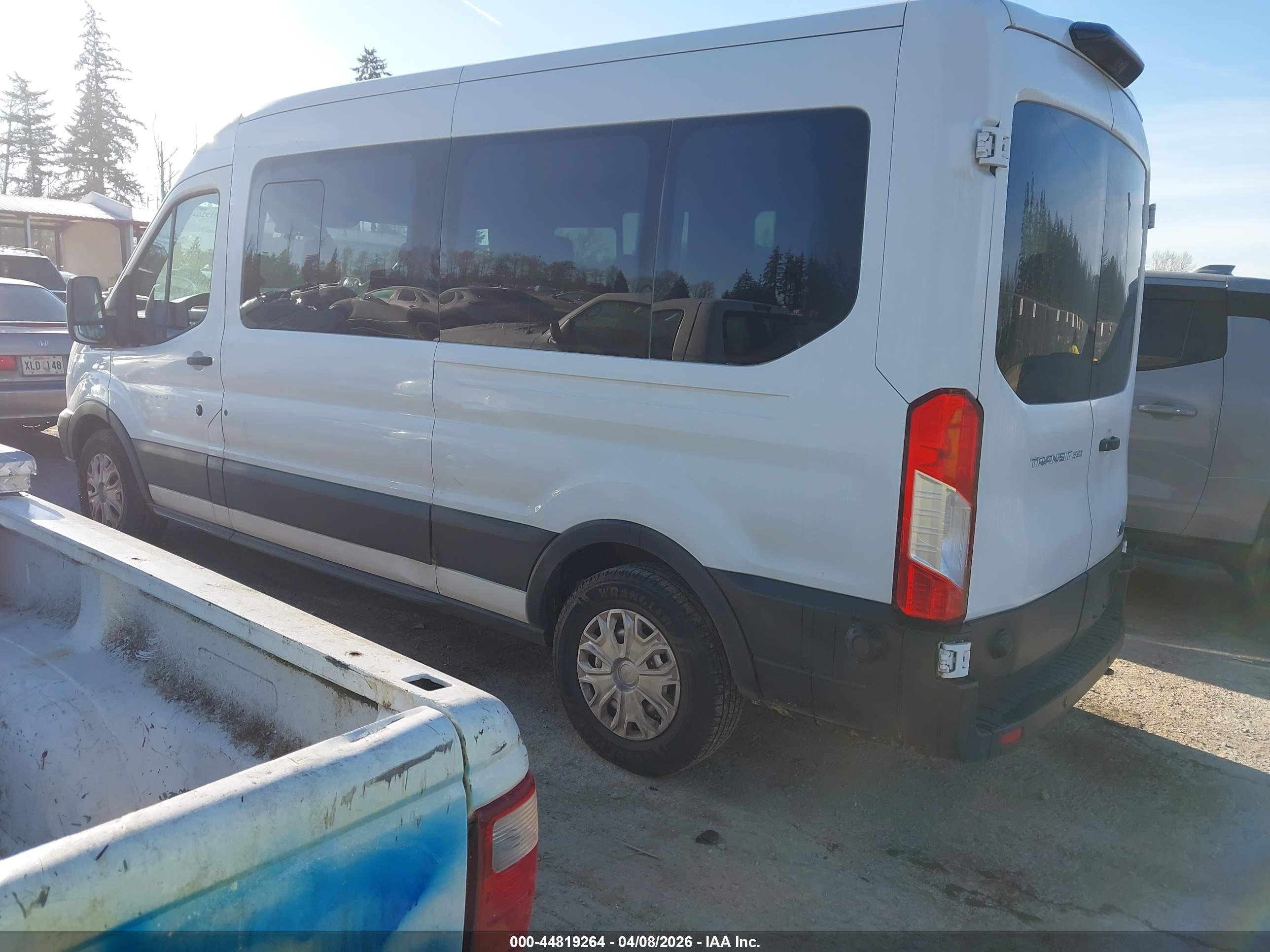 FORD TRANSIT-350 image 3