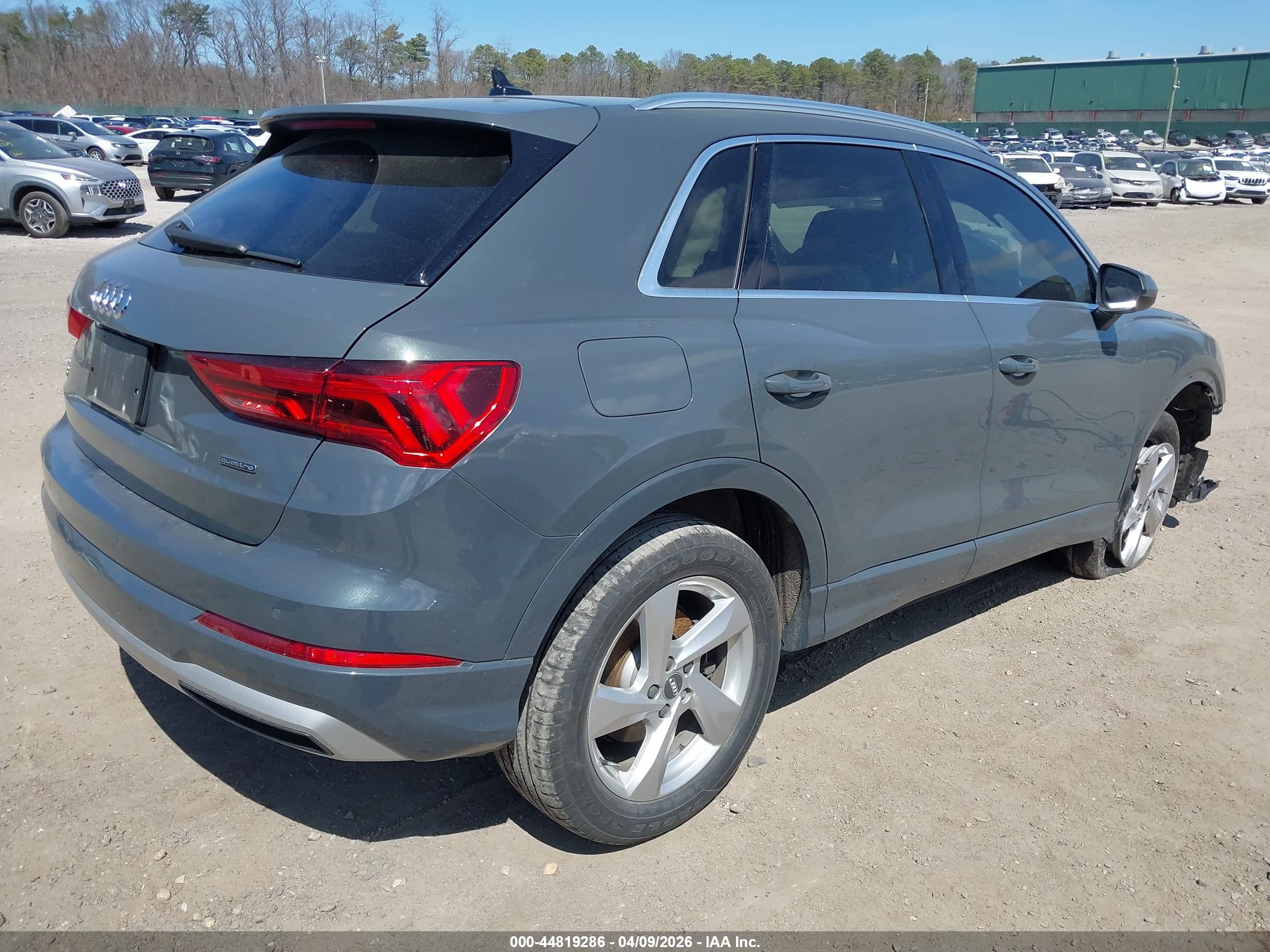 AUDI Q3 image 4