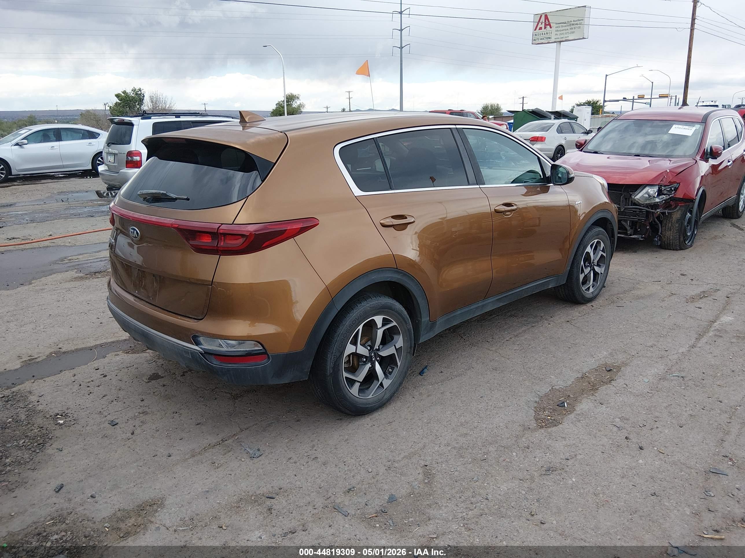 KIA SPORTAGE image 4