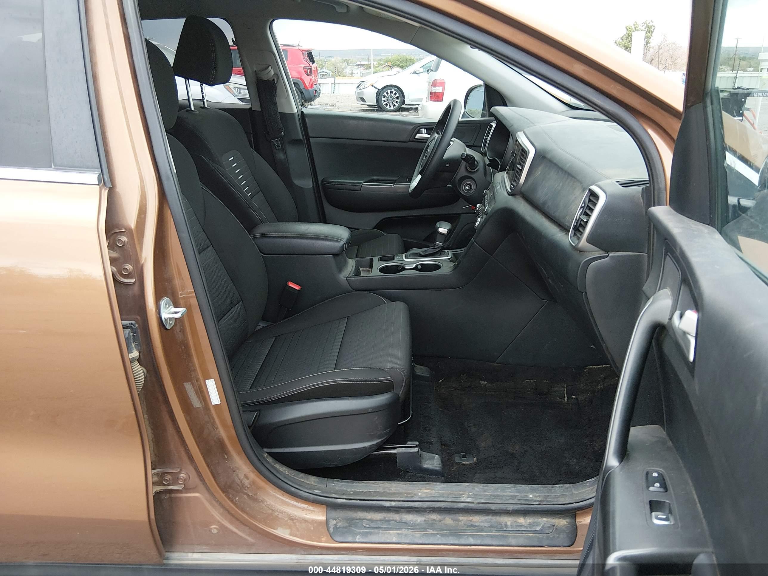 KIA SPORTAGE image 5