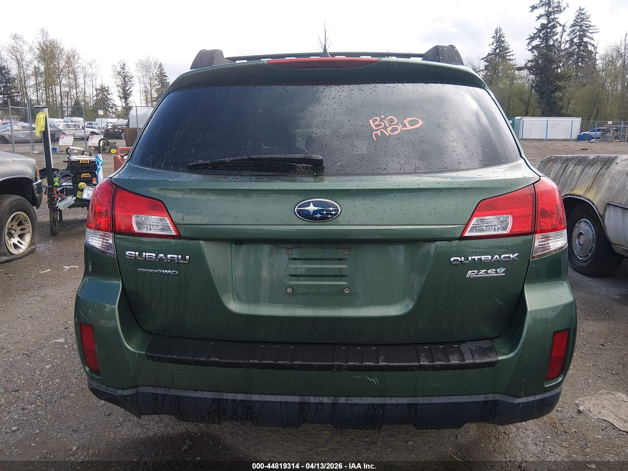 SUBARU OUTBACK image 6