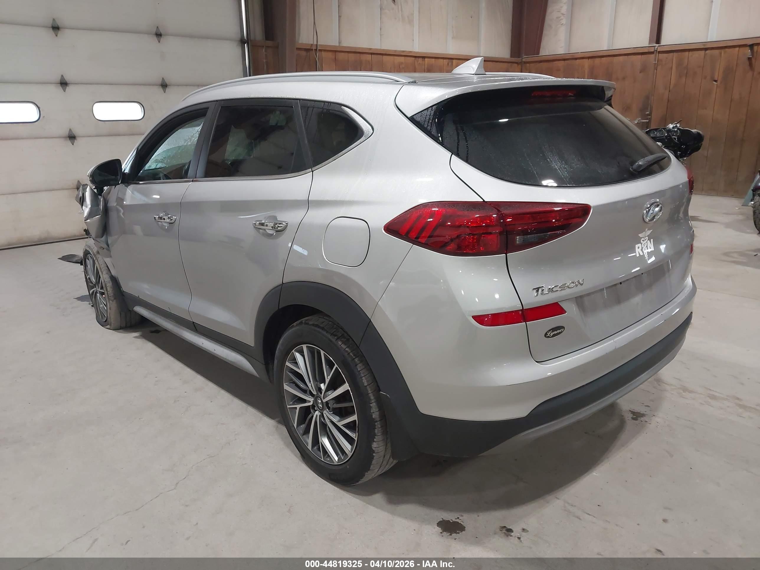 HYUNDAI TUCSON image 3