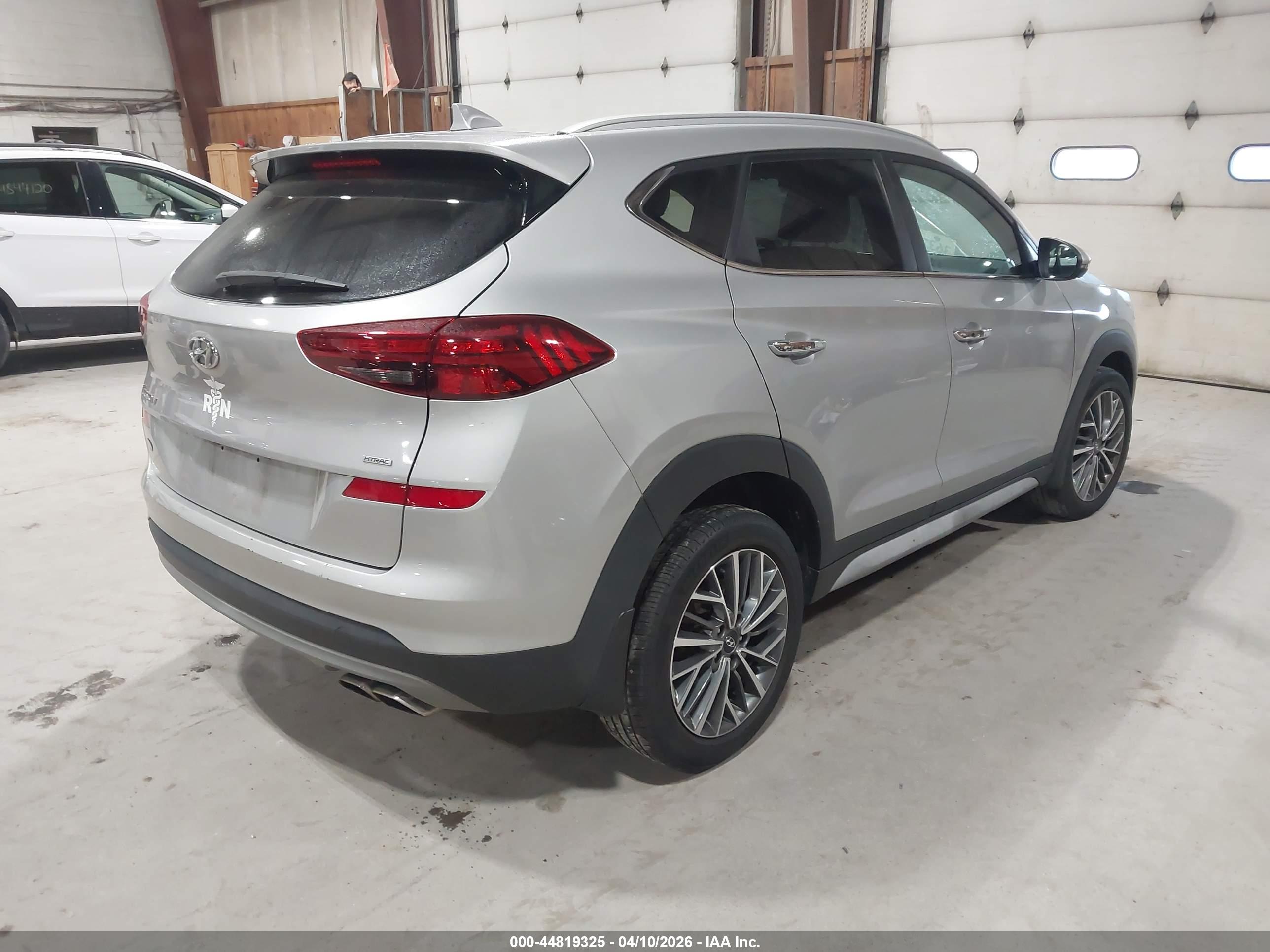 HYUNDAI TUCSON image 4