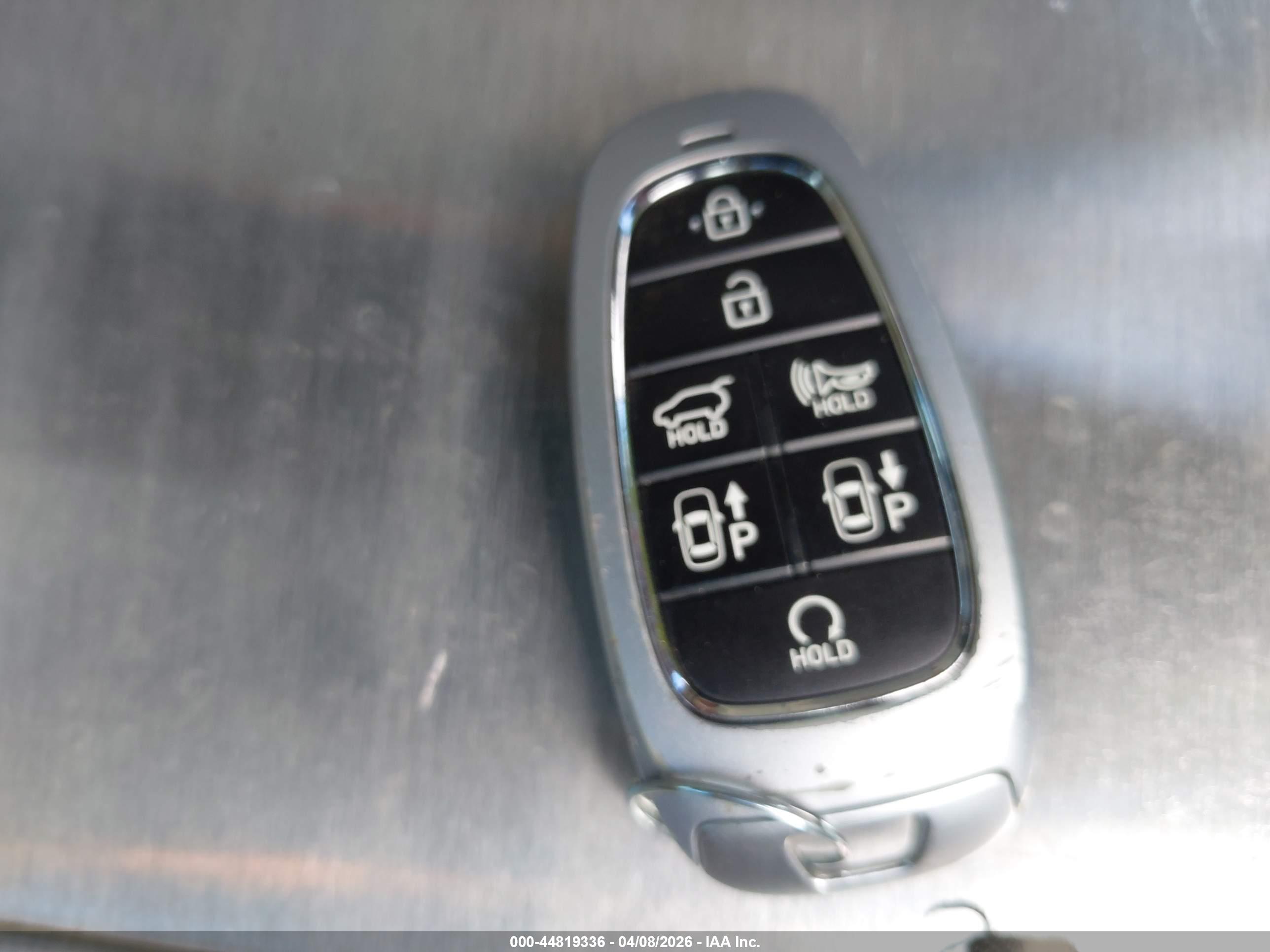 HYUNDAI TUCSON image 11