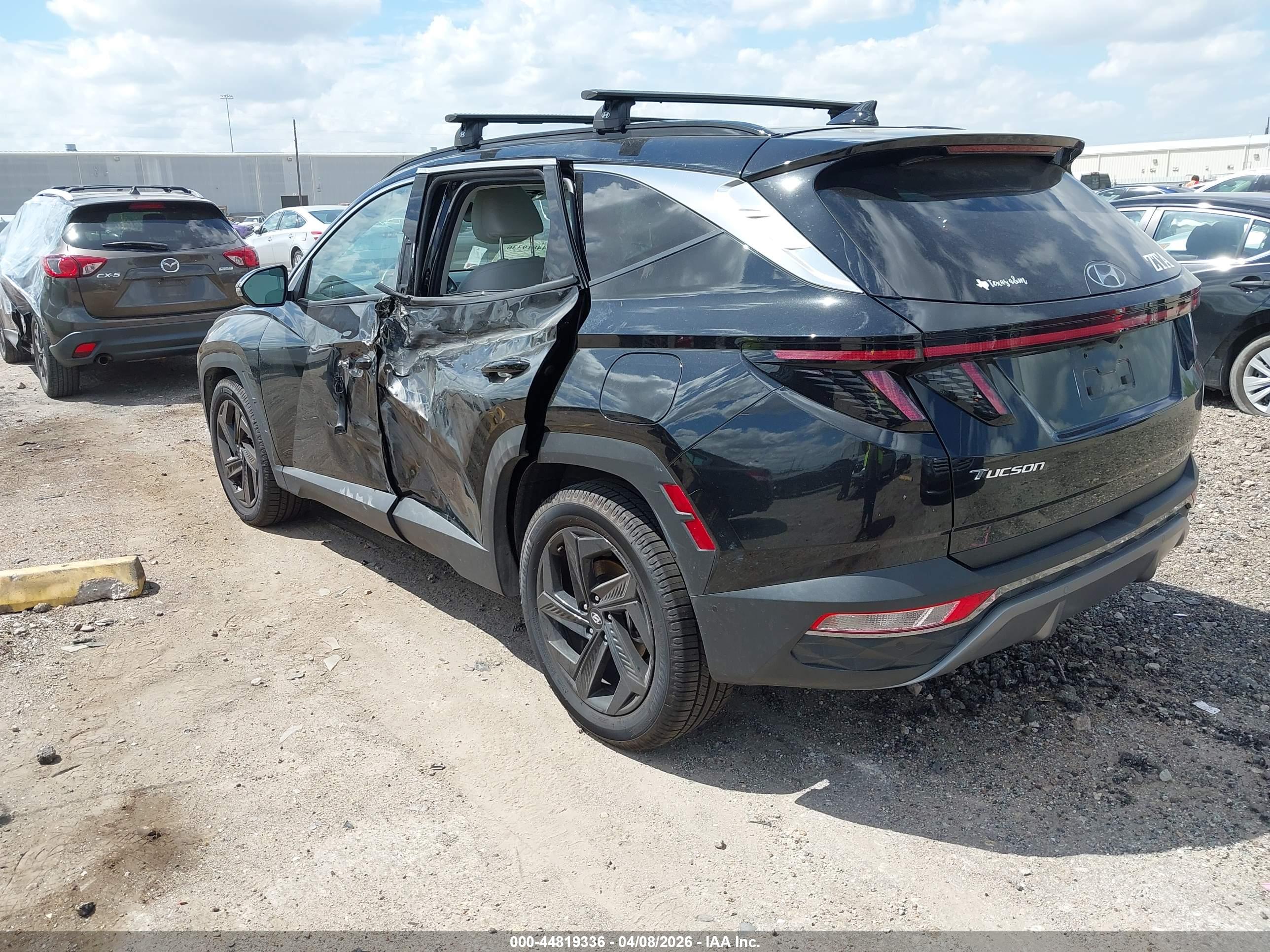 HYUNDAI TUCSON image 3