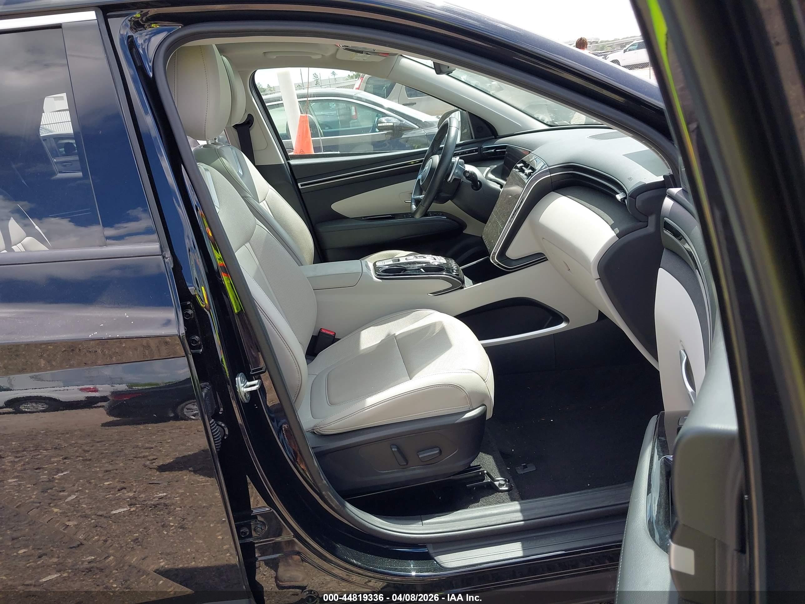 HYUNDAI TUCSON image 5