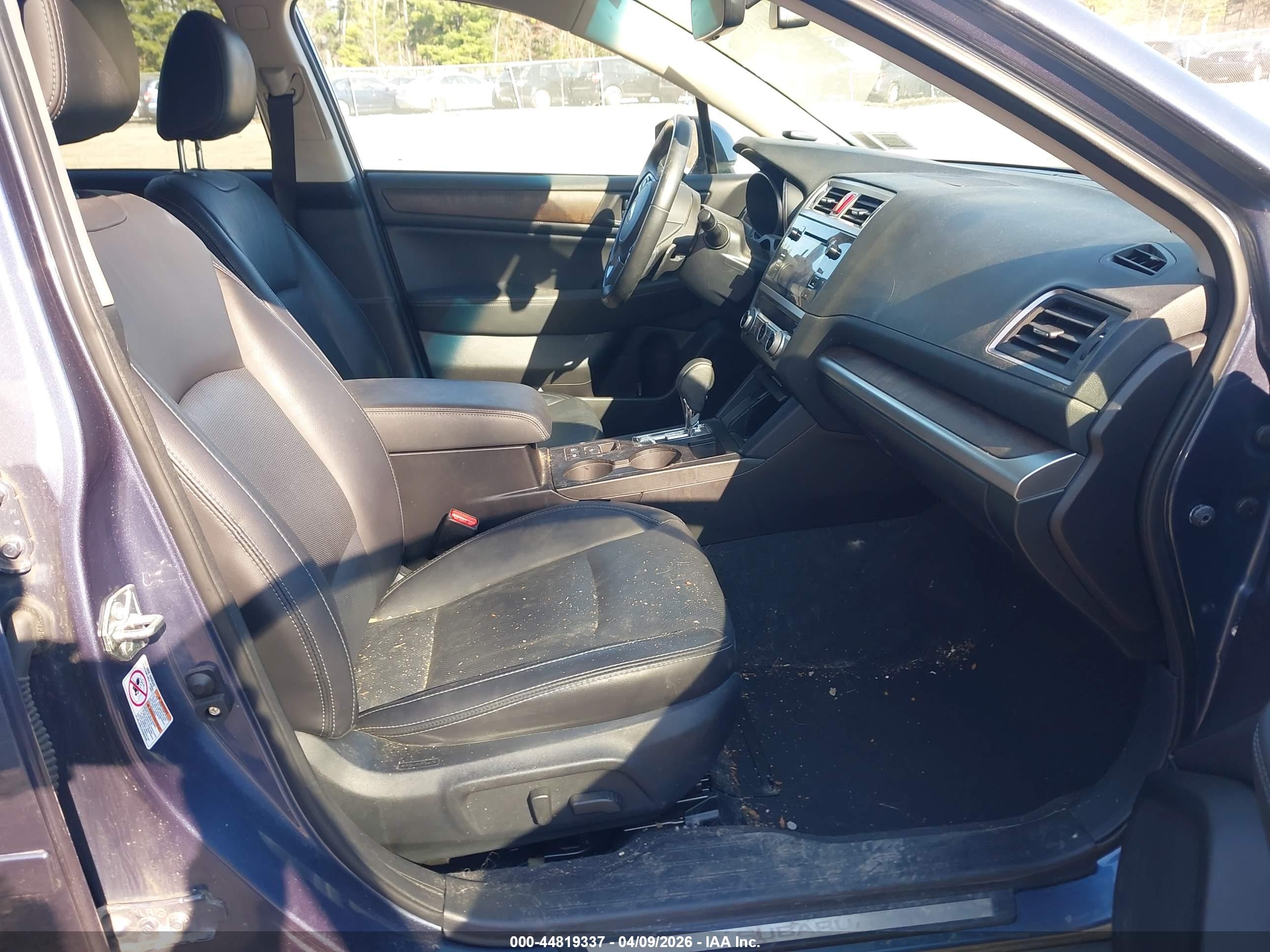 SUBARU OUTBACK image 5