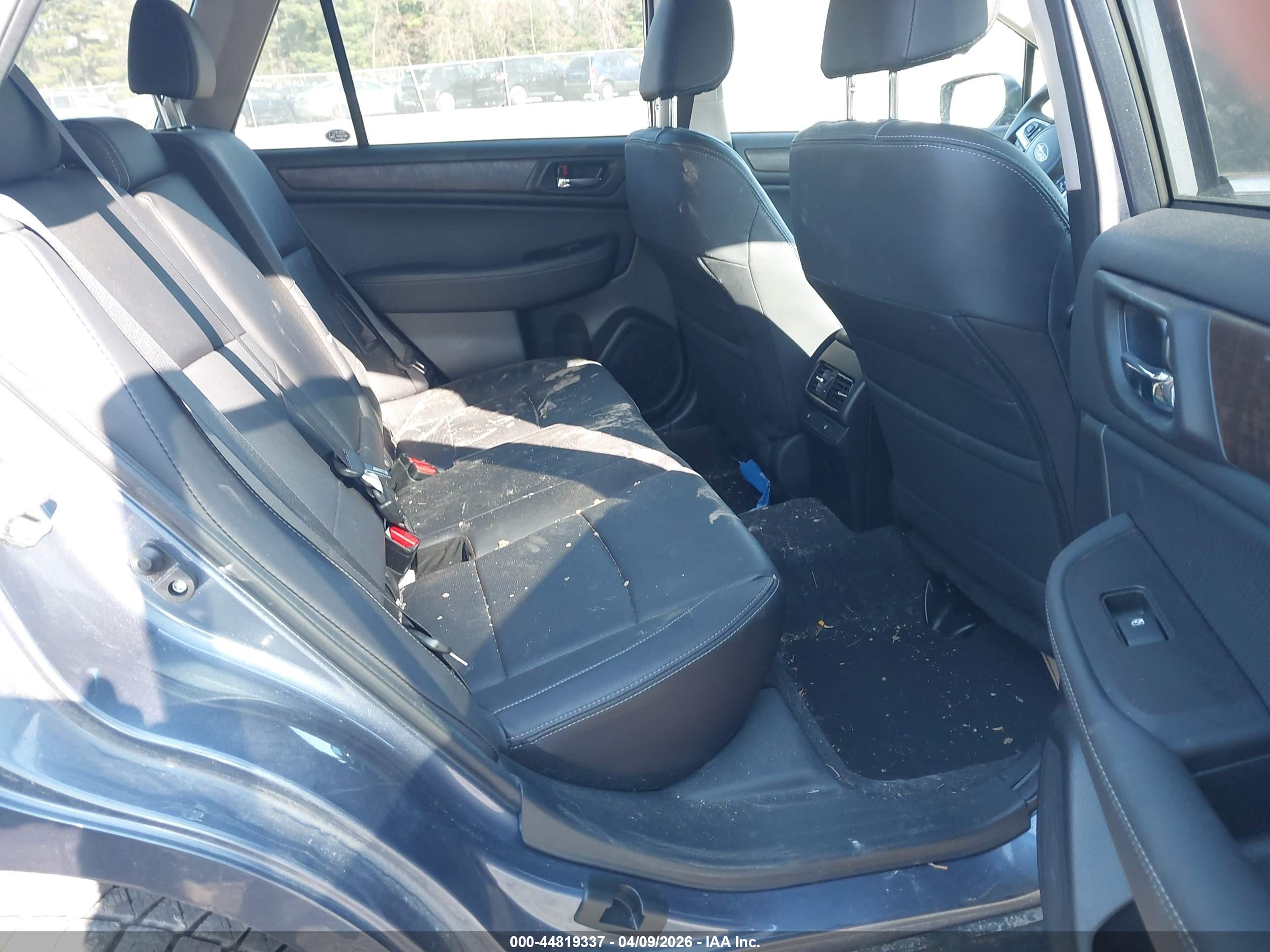 SUBARU OUTBACK image 8