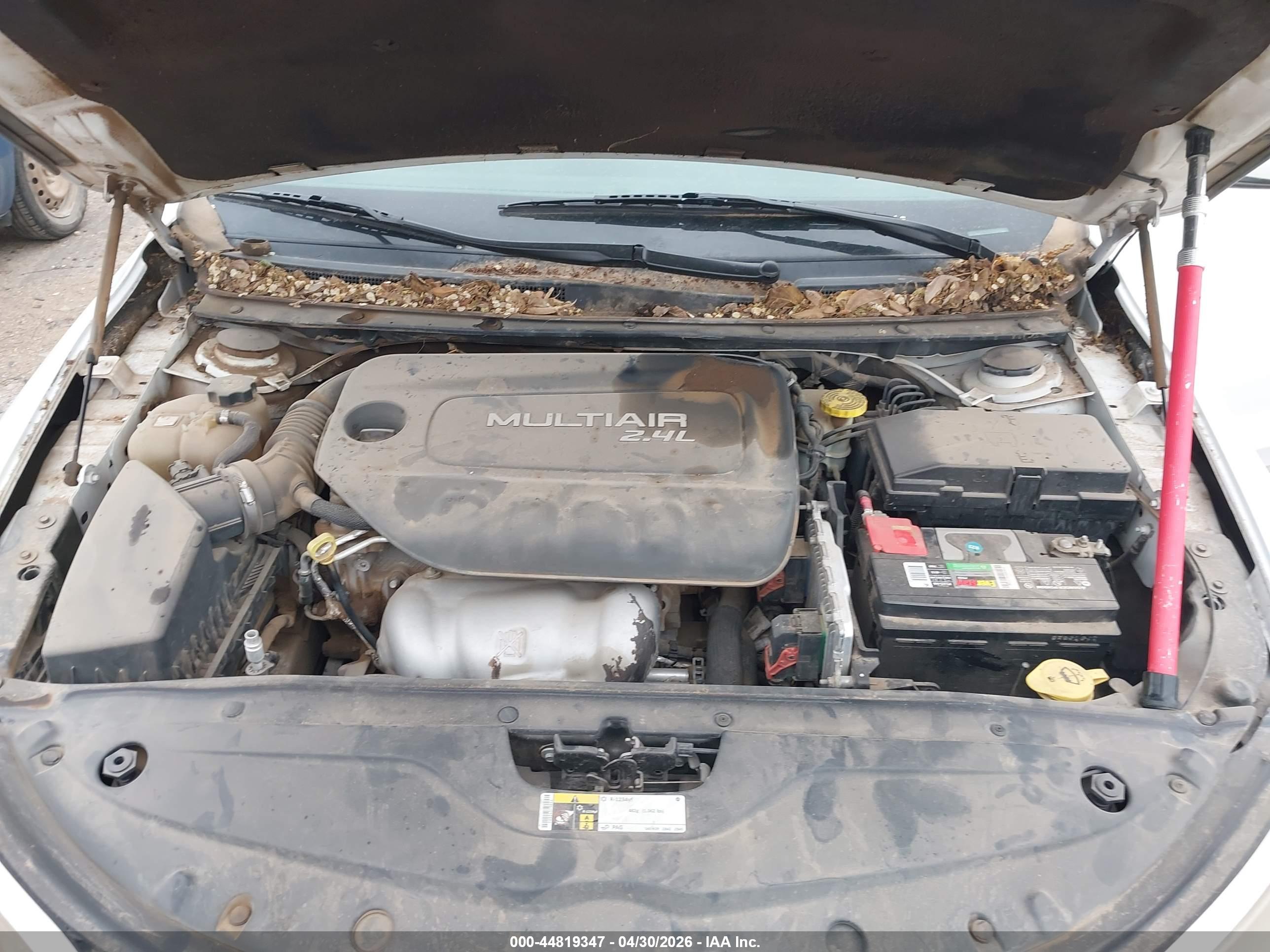 CHRYSLER 200 image 10