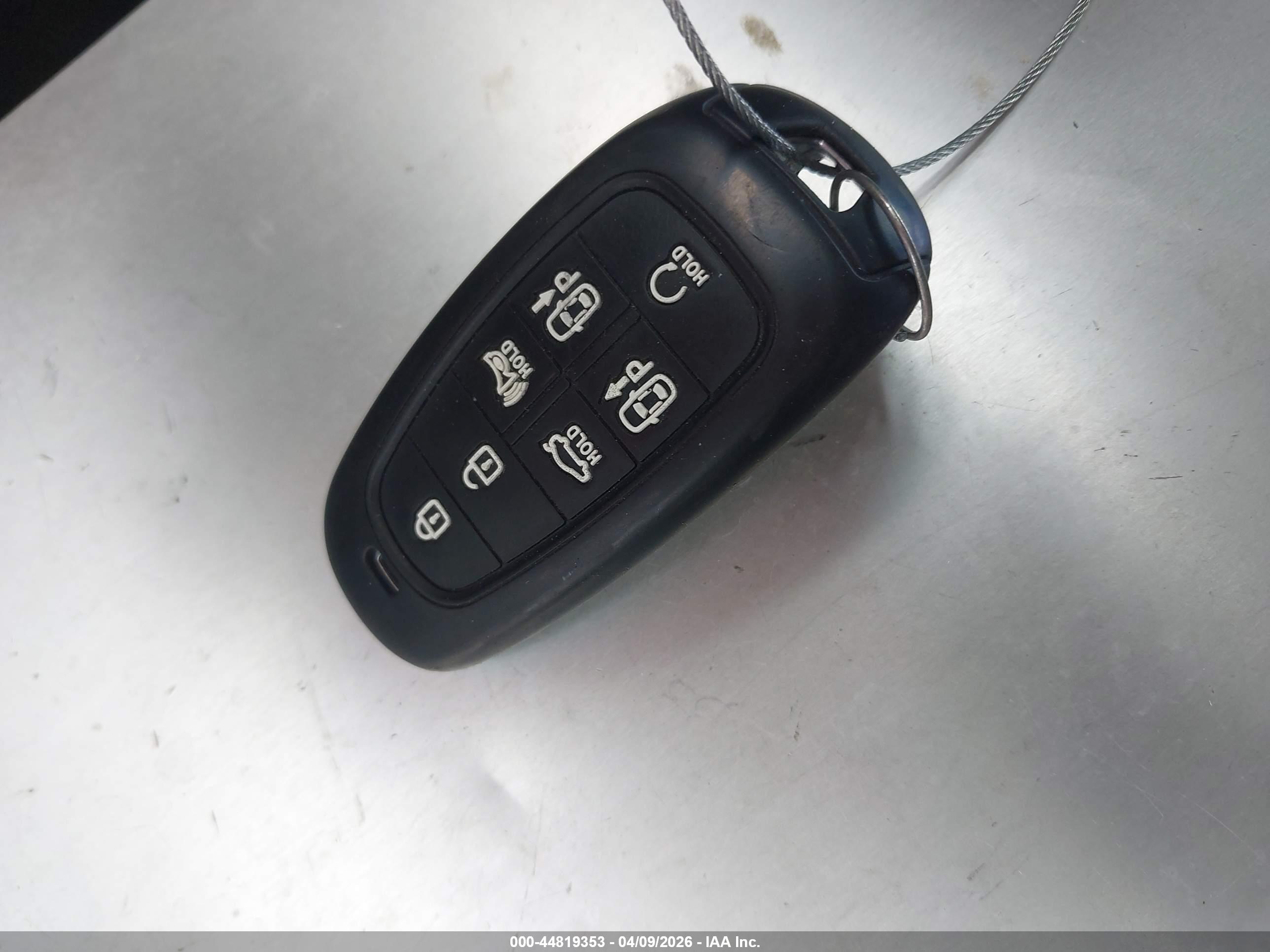 HYUNDAI TUCSON image 11