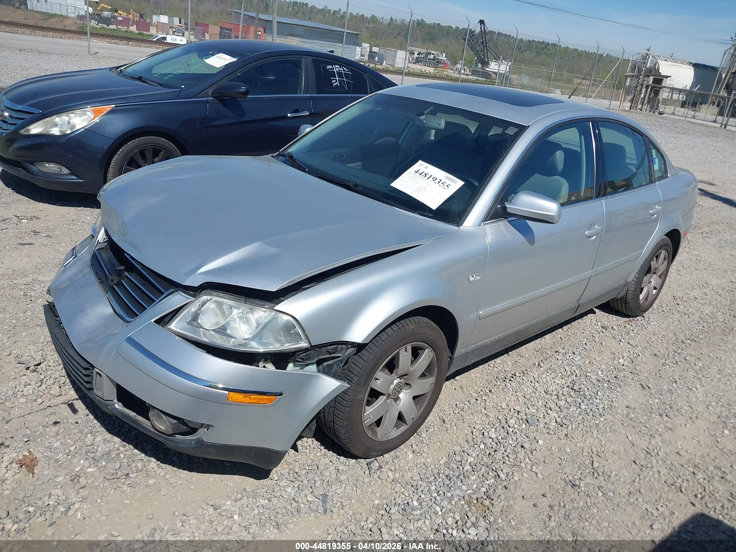 VOLKSWAGEN PASSAT image 2