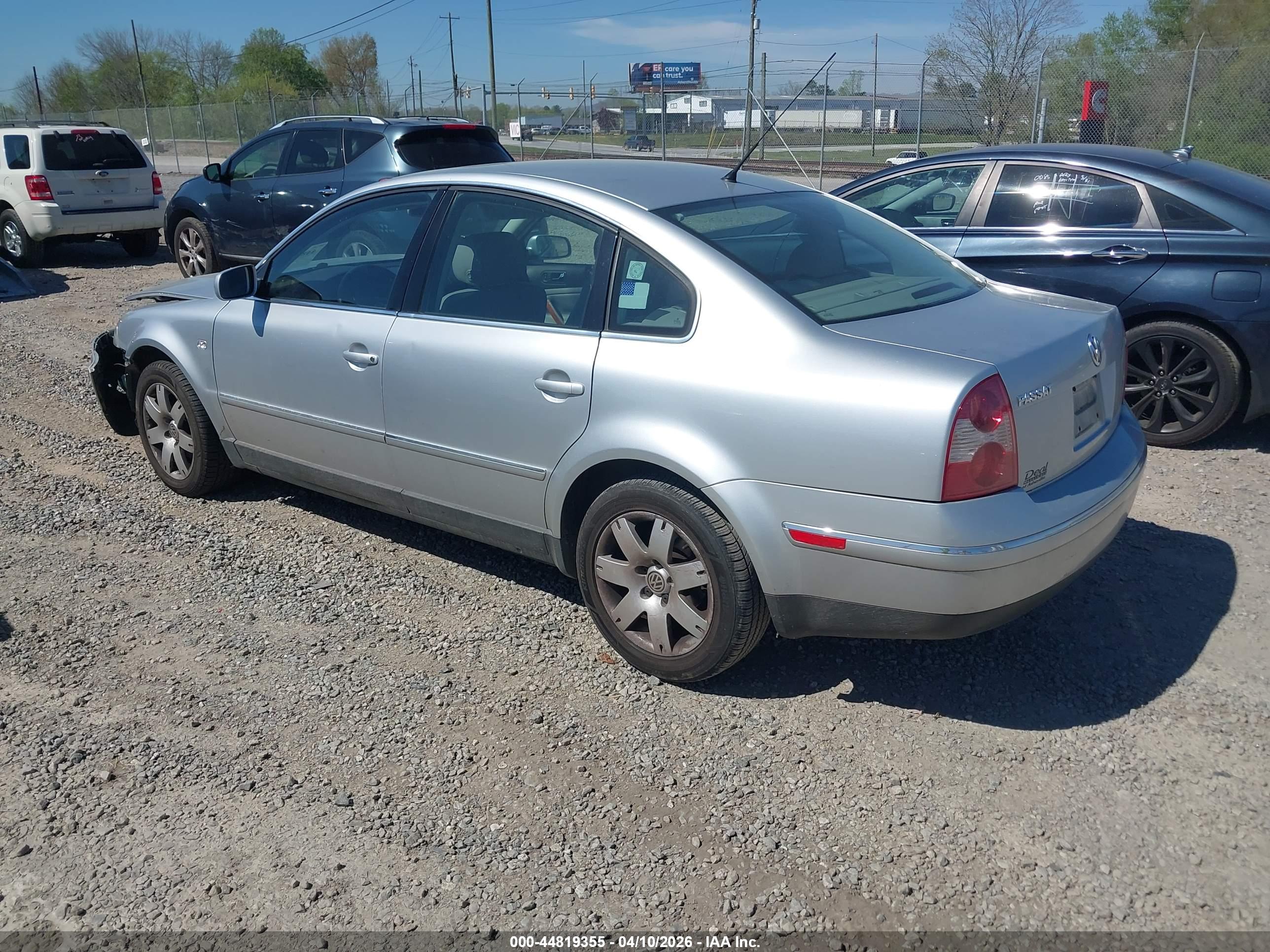 VOLKSWAGEN PASSAT image 3