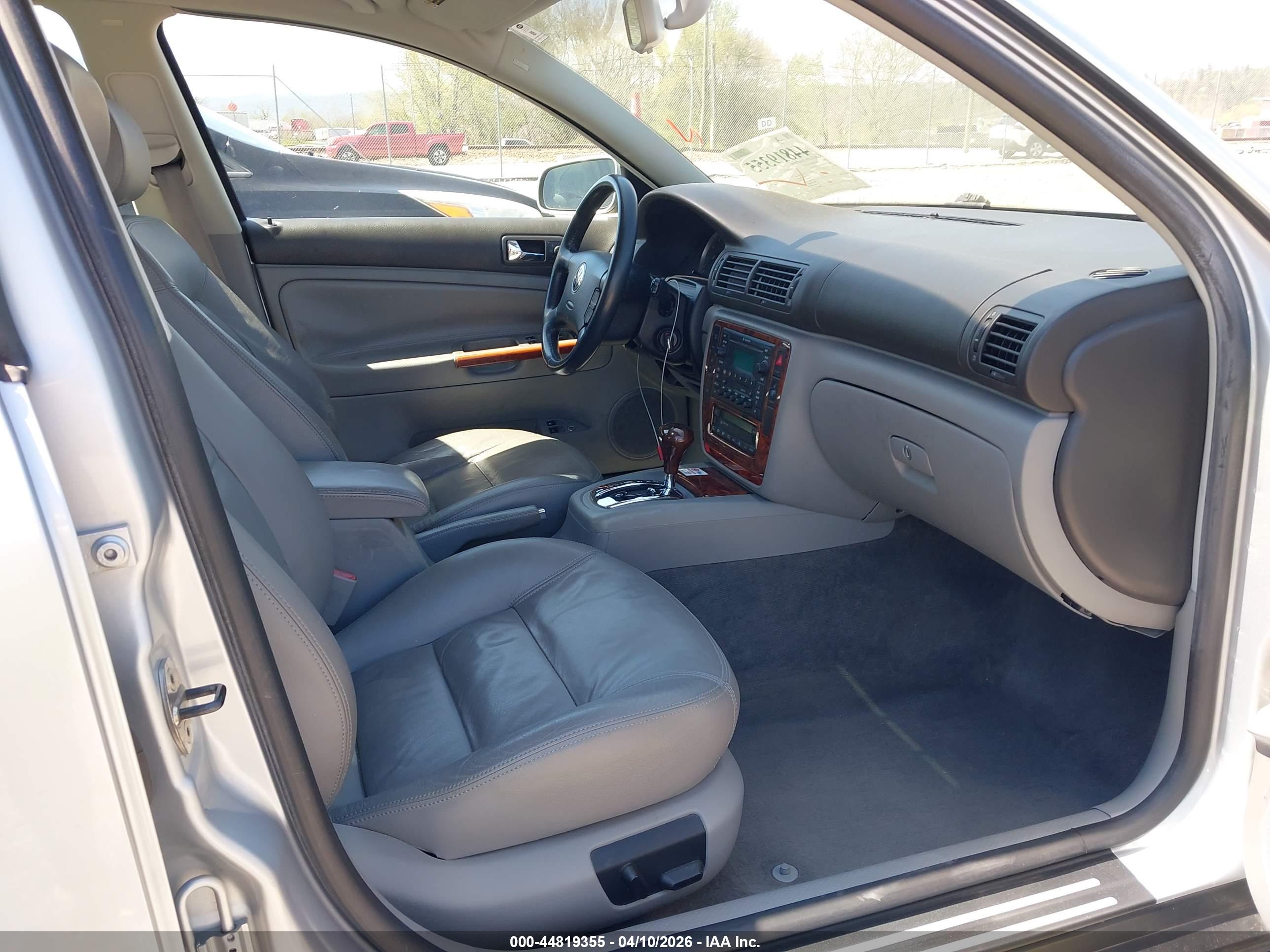 VOLKSWAGEN PASSAT image 5