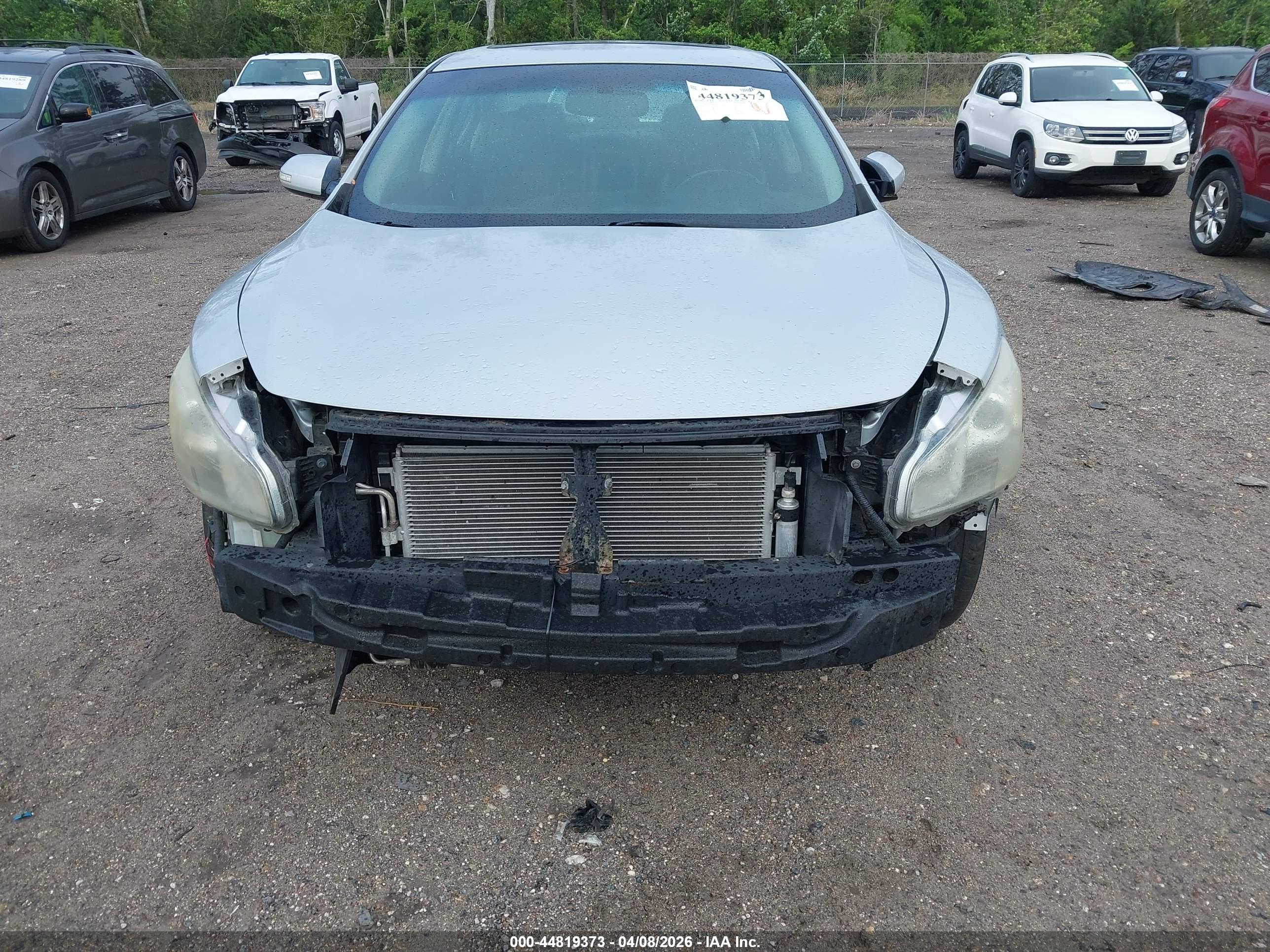 NISSAN MAXIMA image 6