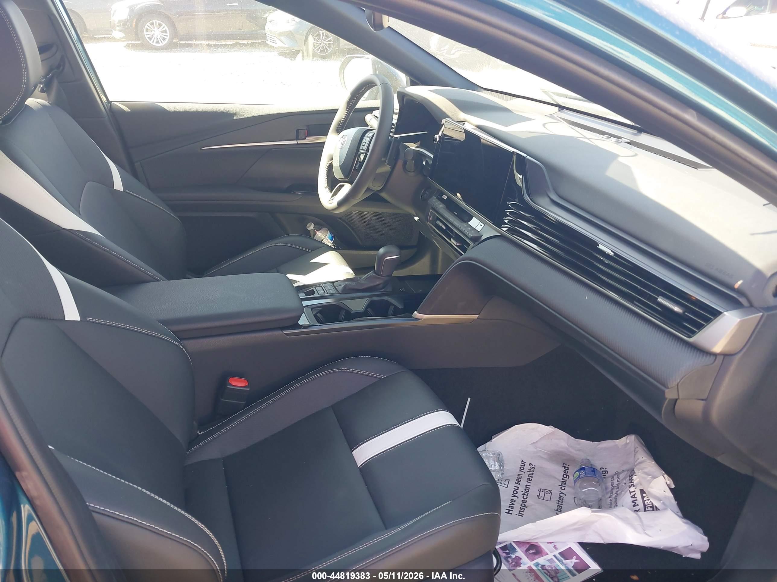 TOYOTA CAMRY image 5