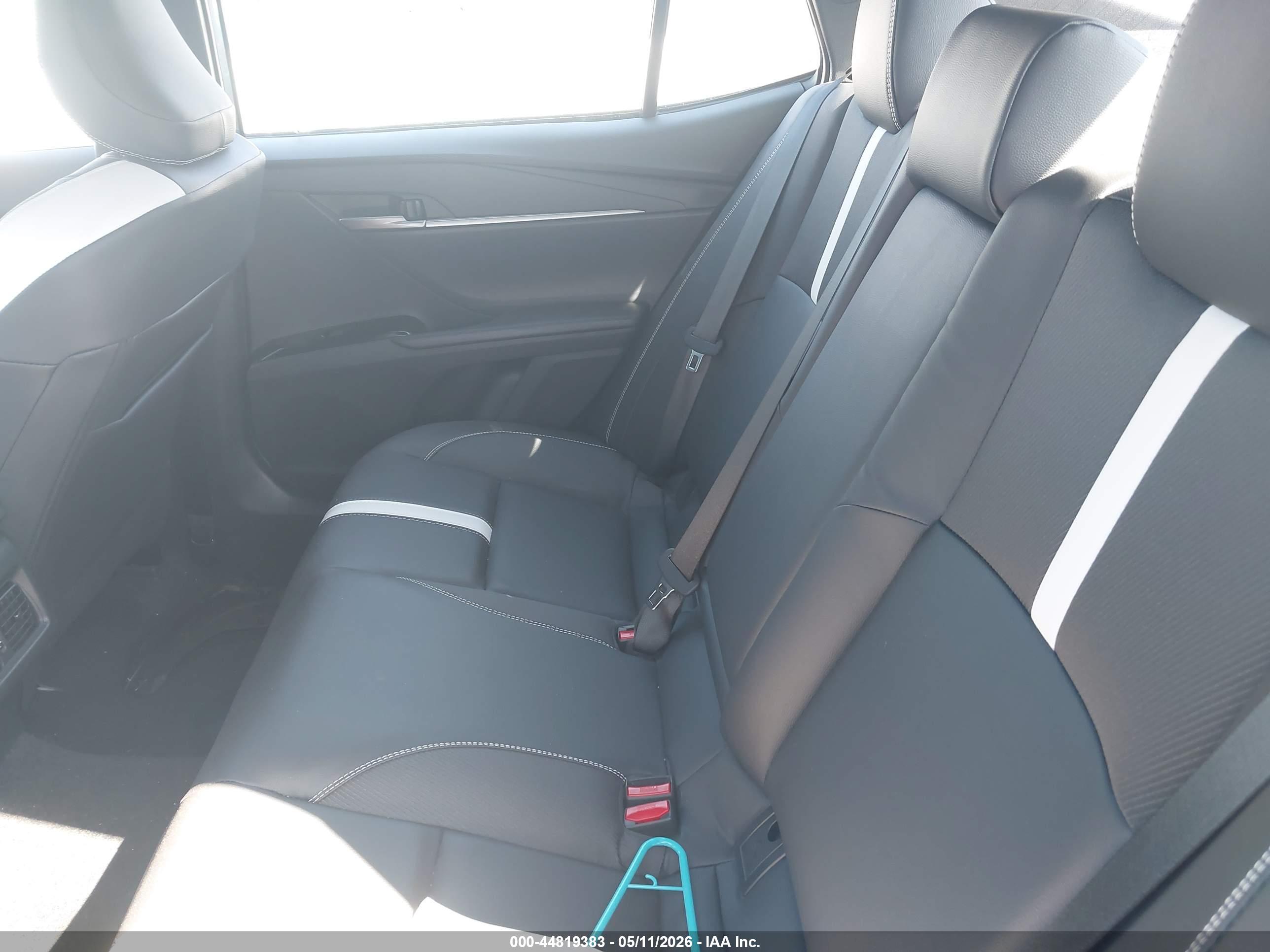 TOYOTA CAMRY image 8