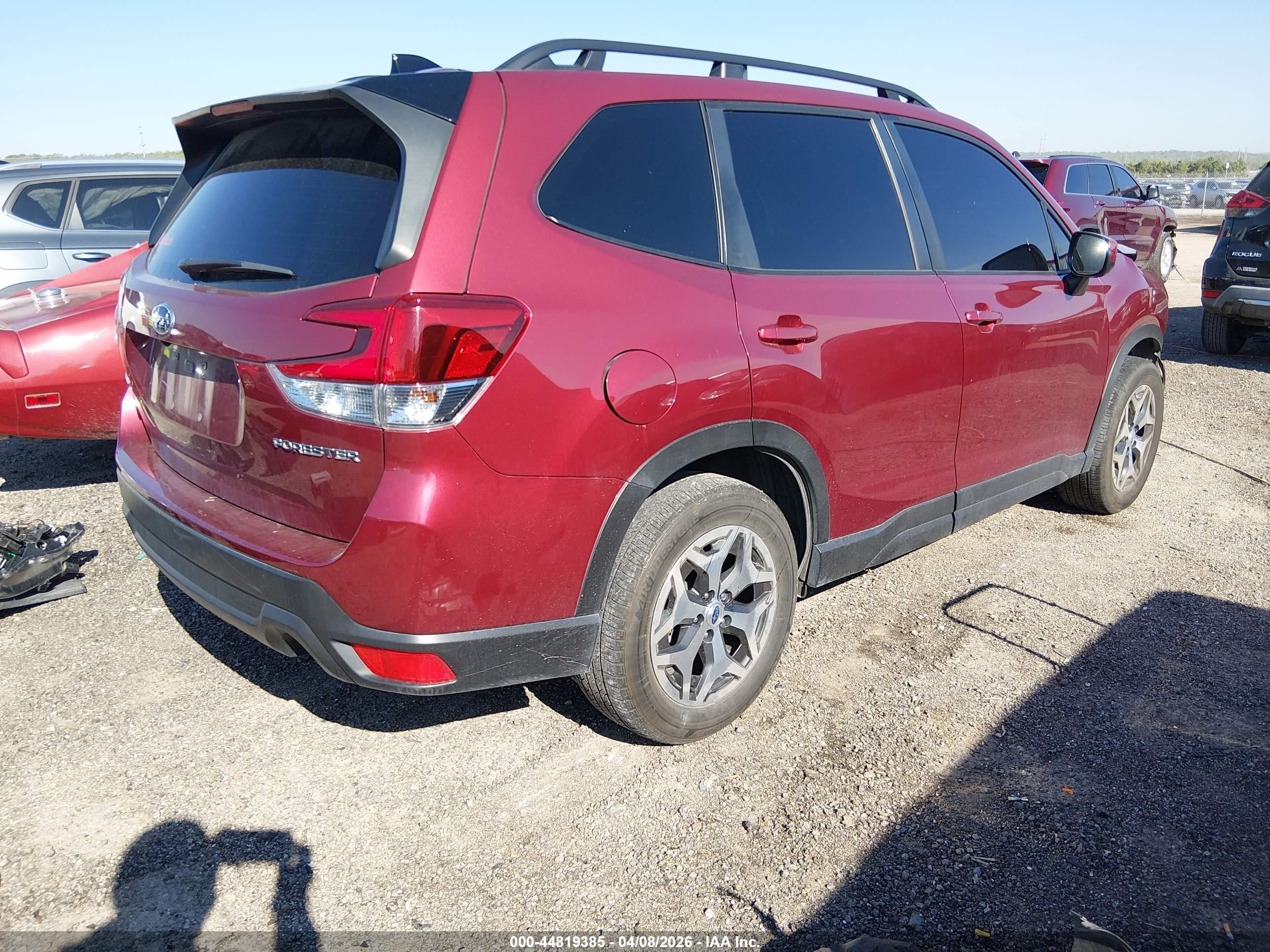 SUBARU FORESTER image 4