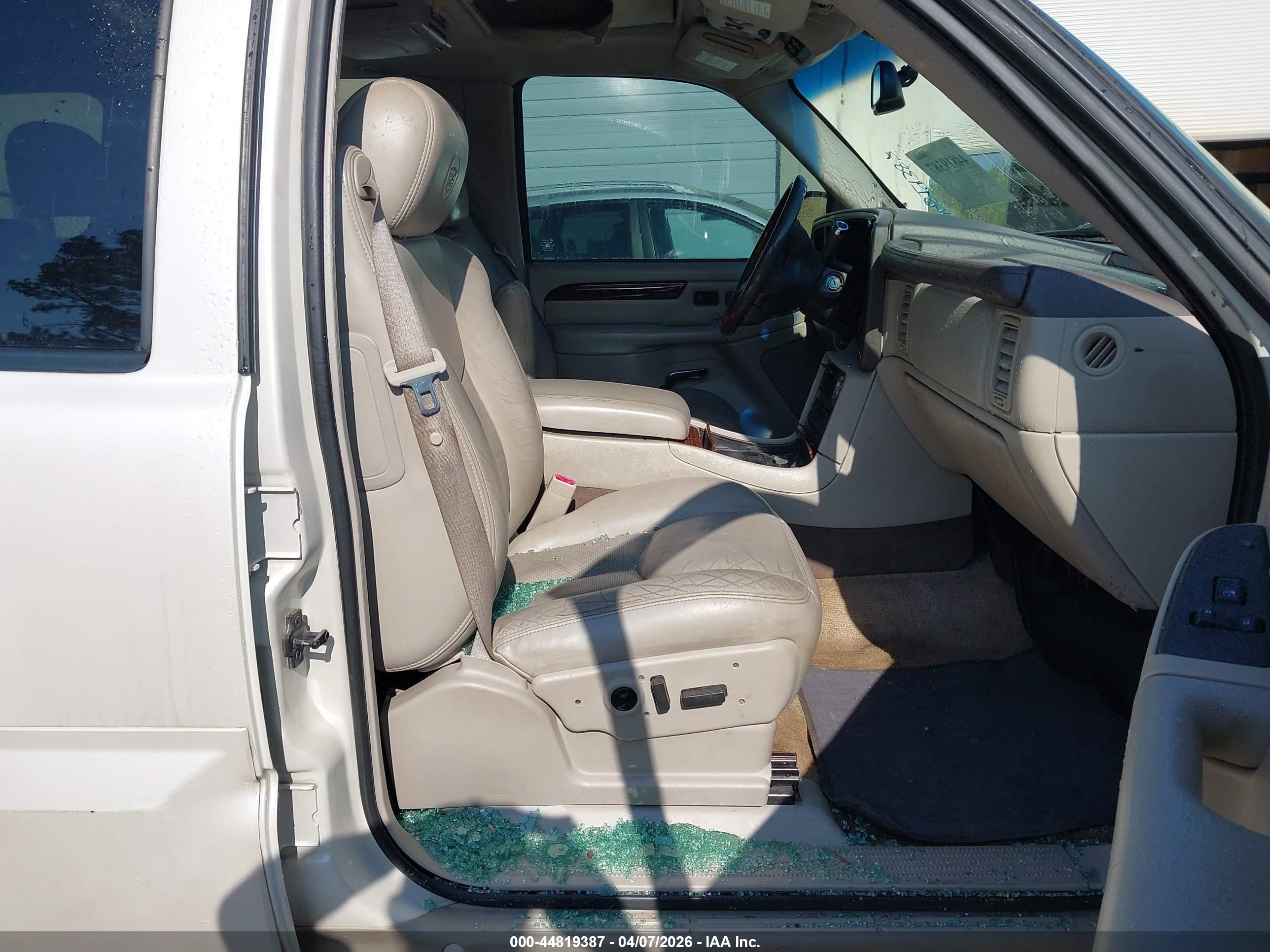 CADILLAC ESCALADE image 5